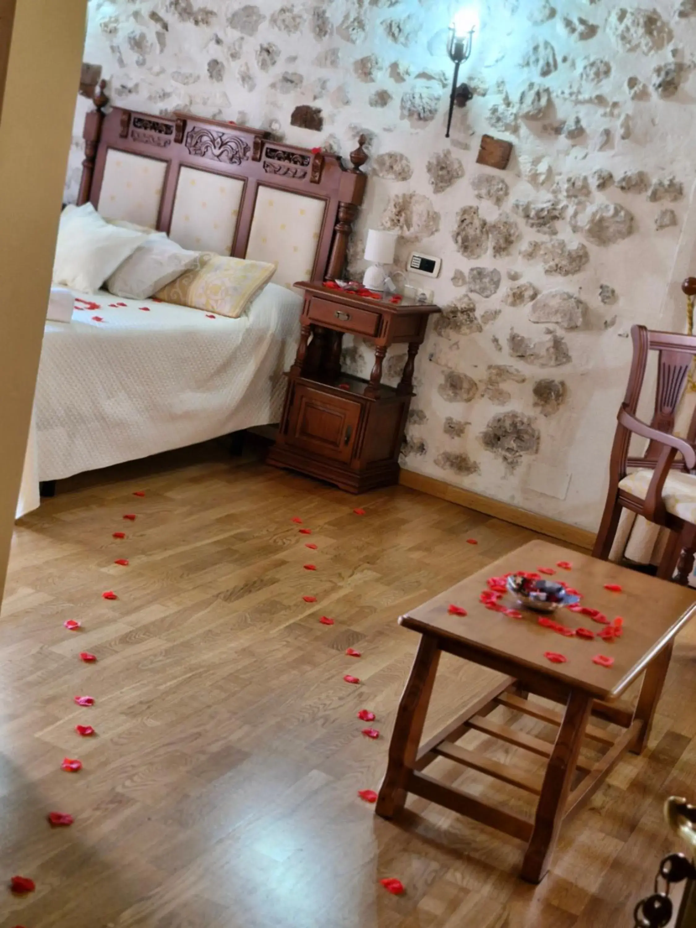 Deluxe Suite with Spa Bath - single occupancy in Hotel Rincón Castellano Deluxe Suite with Spa Bath - single occupancy in Hotel Rincón Castellano