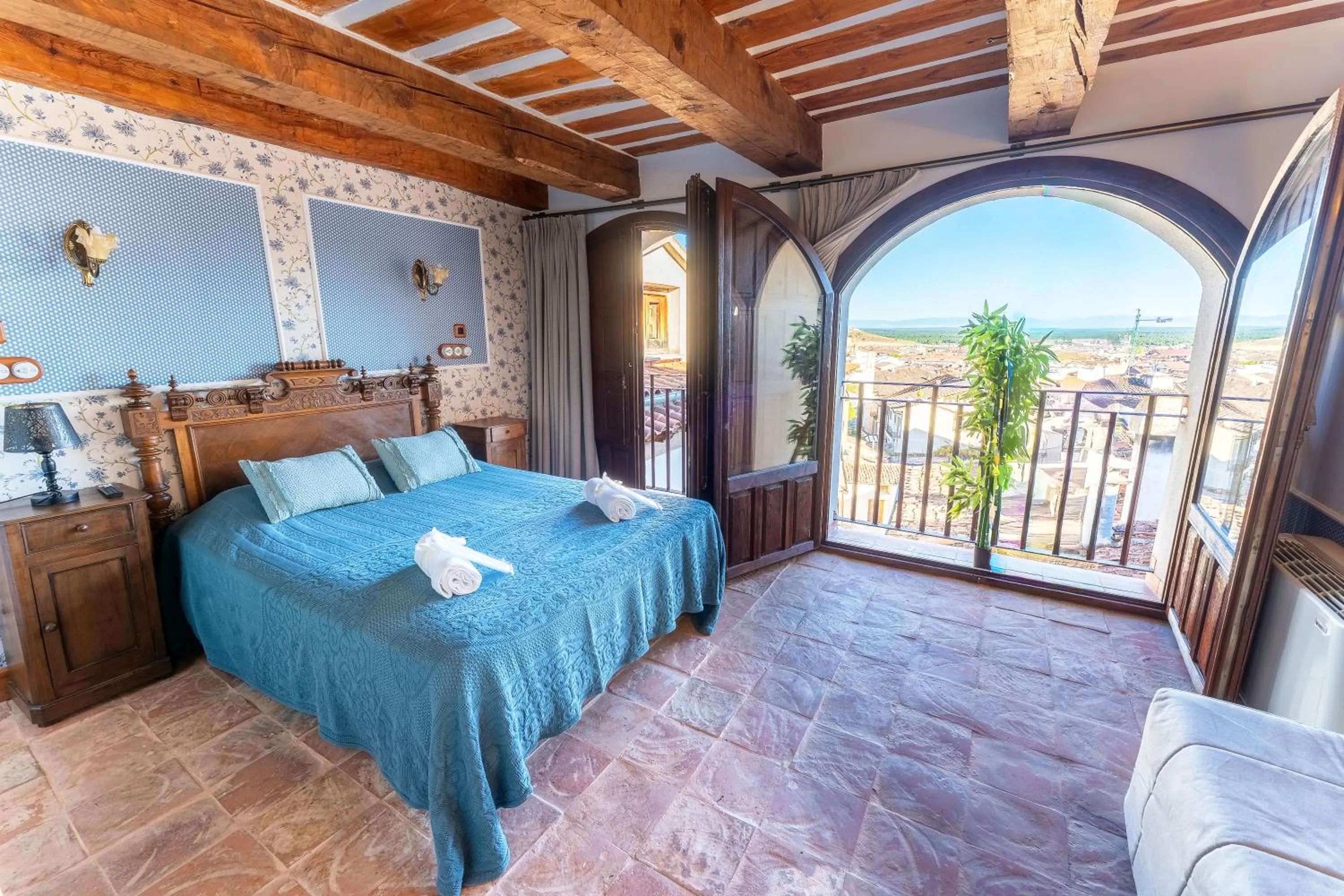 Bed in Hotel Rincón Castellano