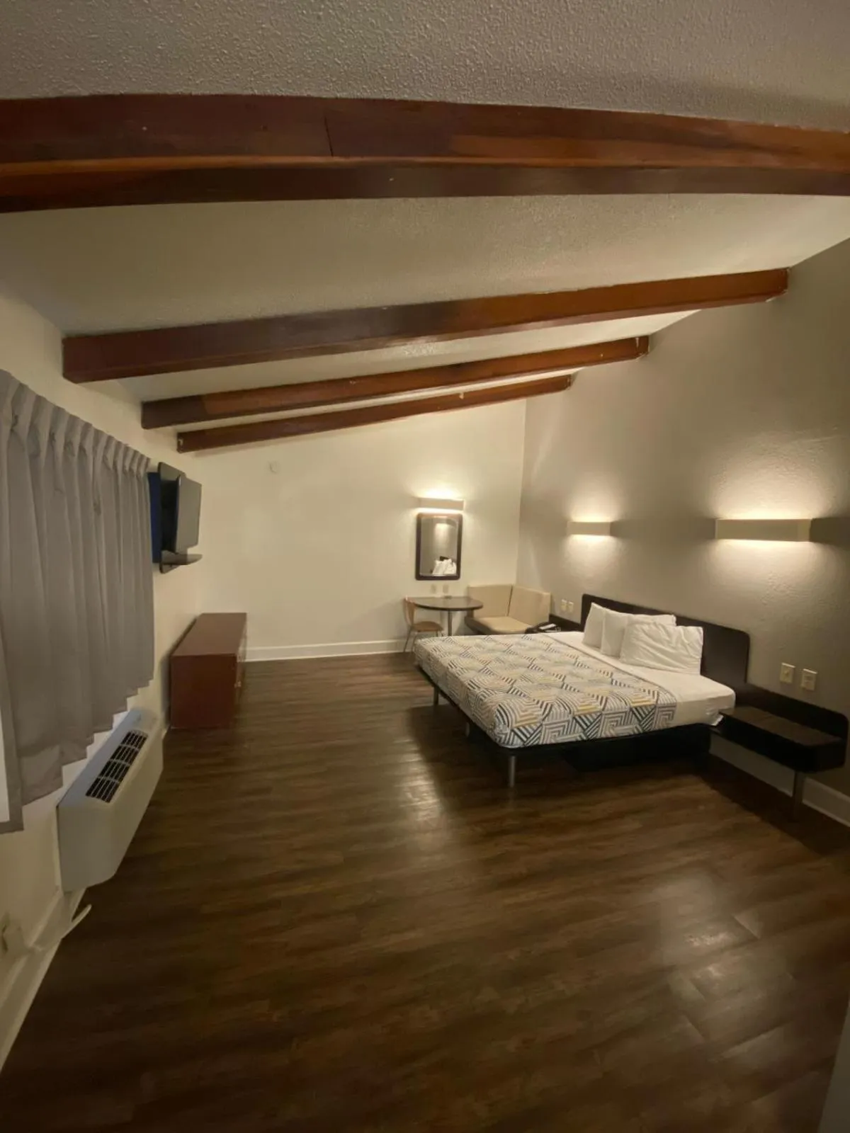 Bed in Motel 6 Manchester TN