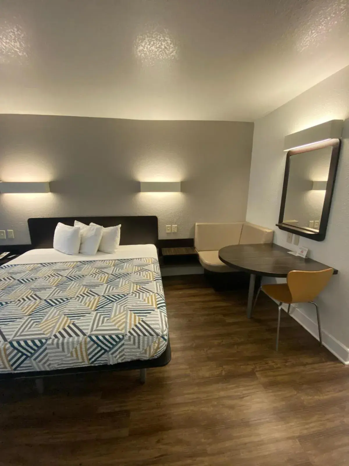 Bed in Motel 6 Manchester TN Bed in Motel 6 Manchester TN