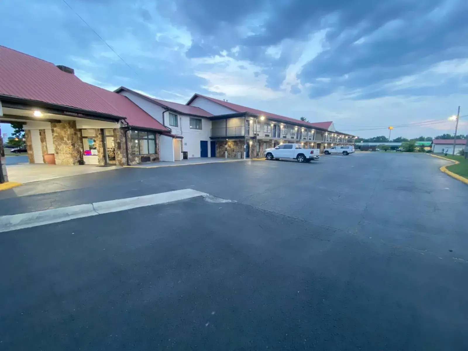Property building in Motel 6 Manchester TN Property building in Motel 6 Manchester TN