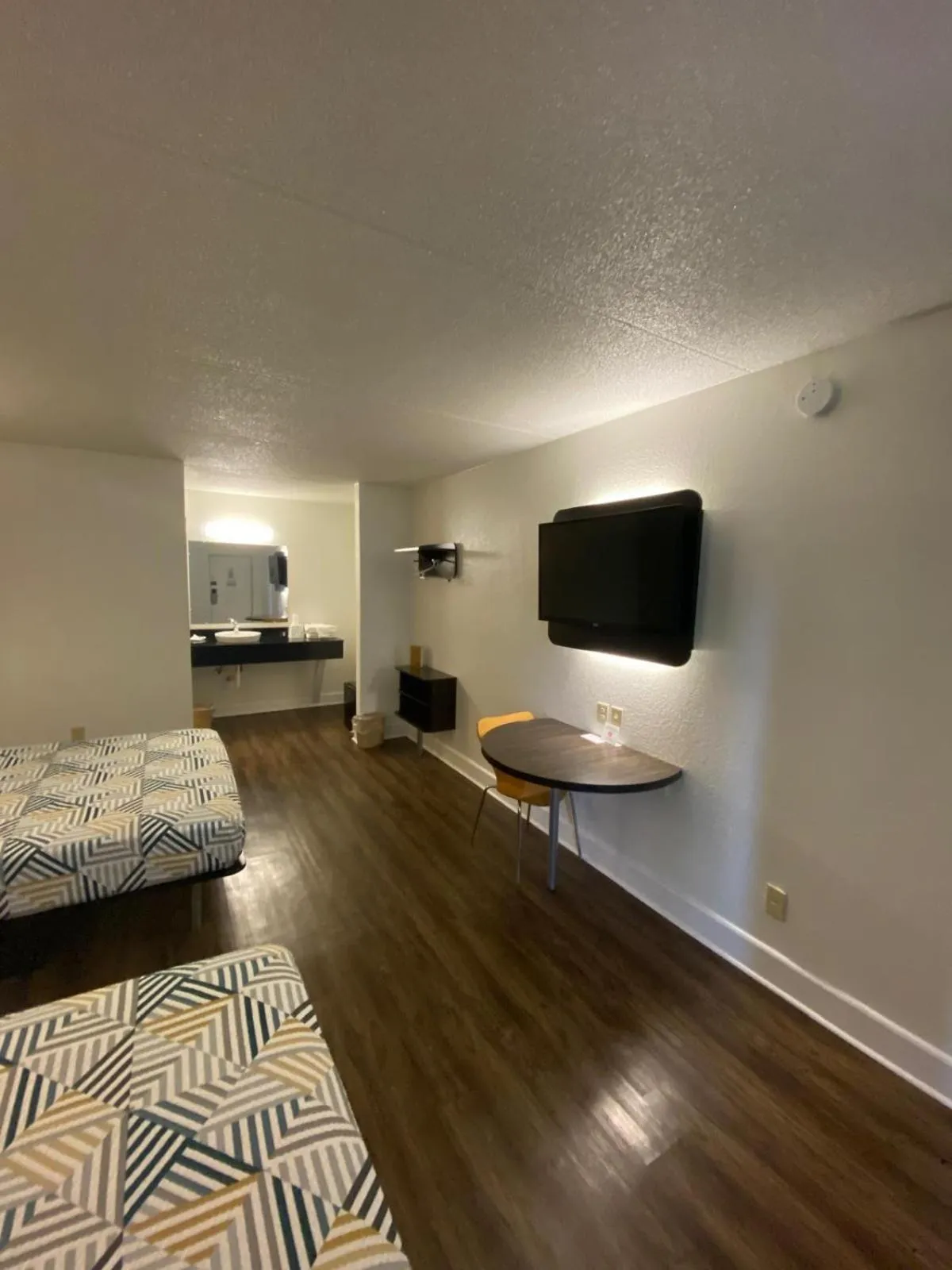 Bed in Motel 6 Manchester TN