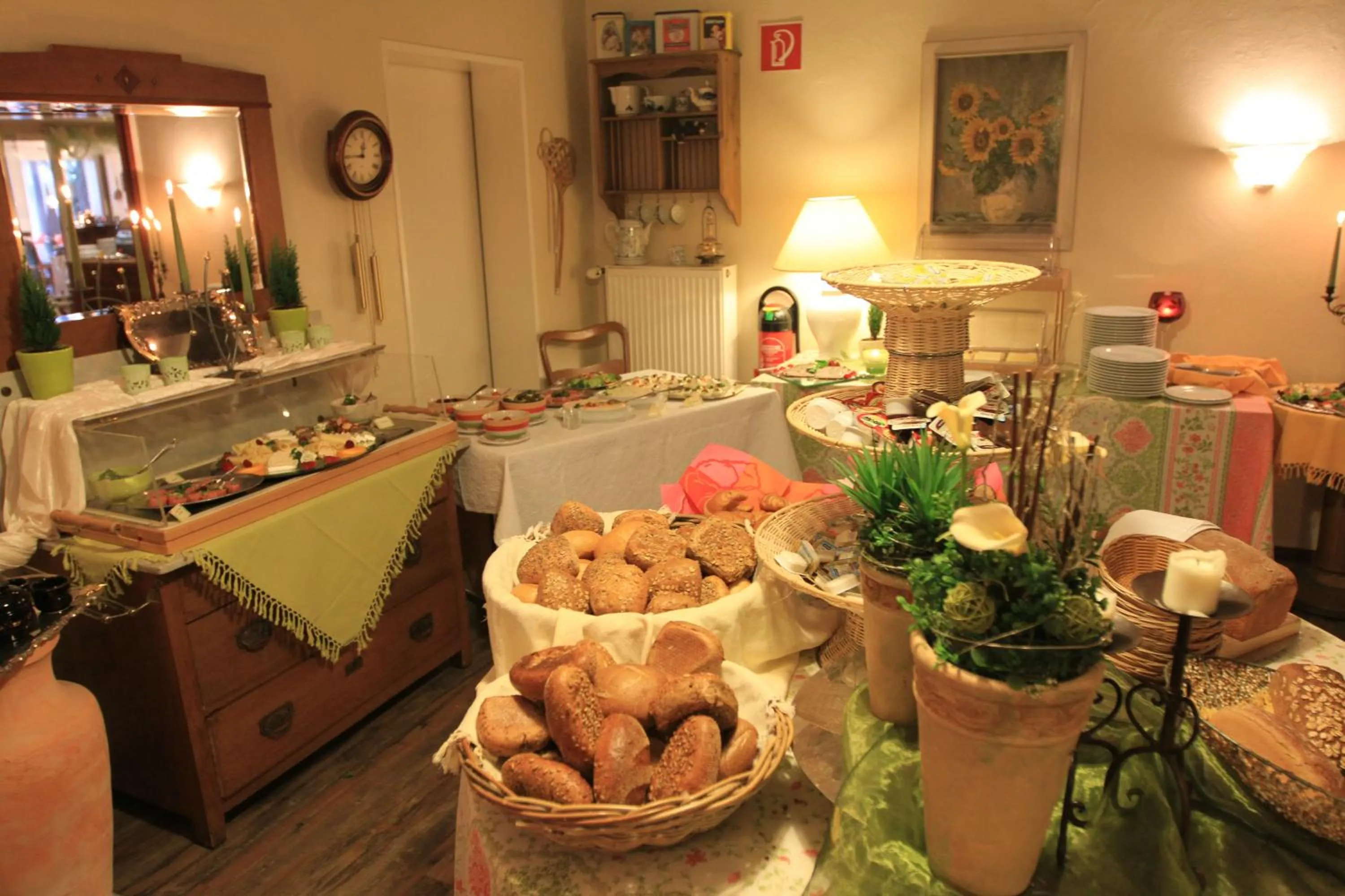 Food in Waldhotel zum Bergsee Damme