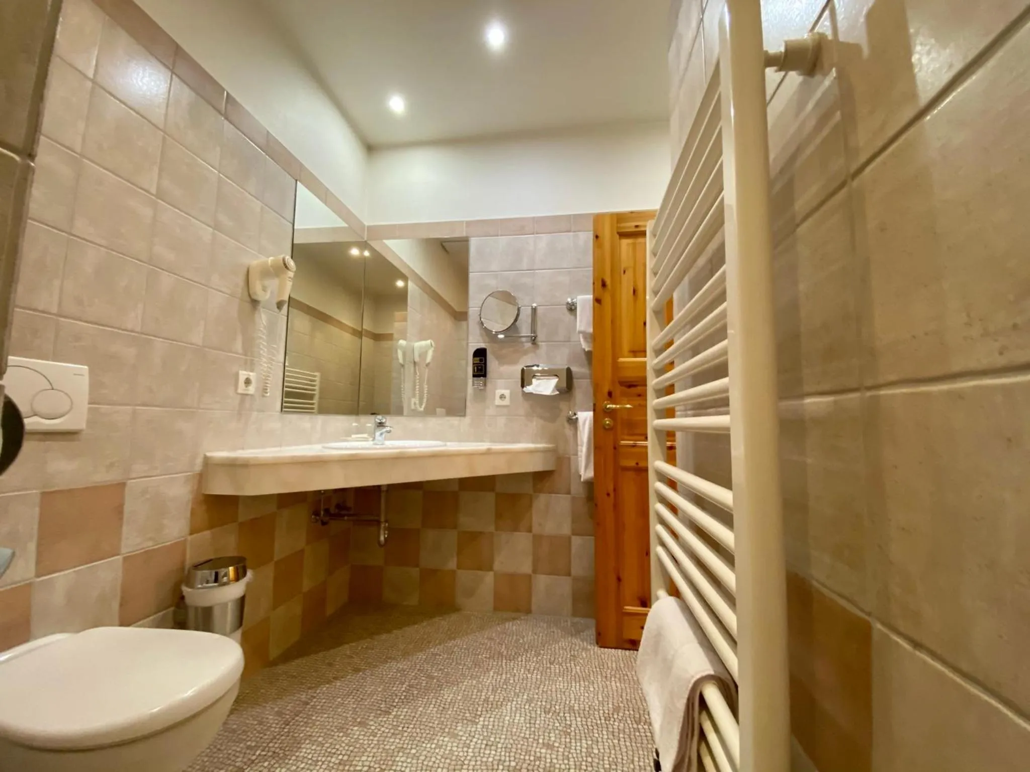 Bathroom in Waldhotel zum Bergsee Damme