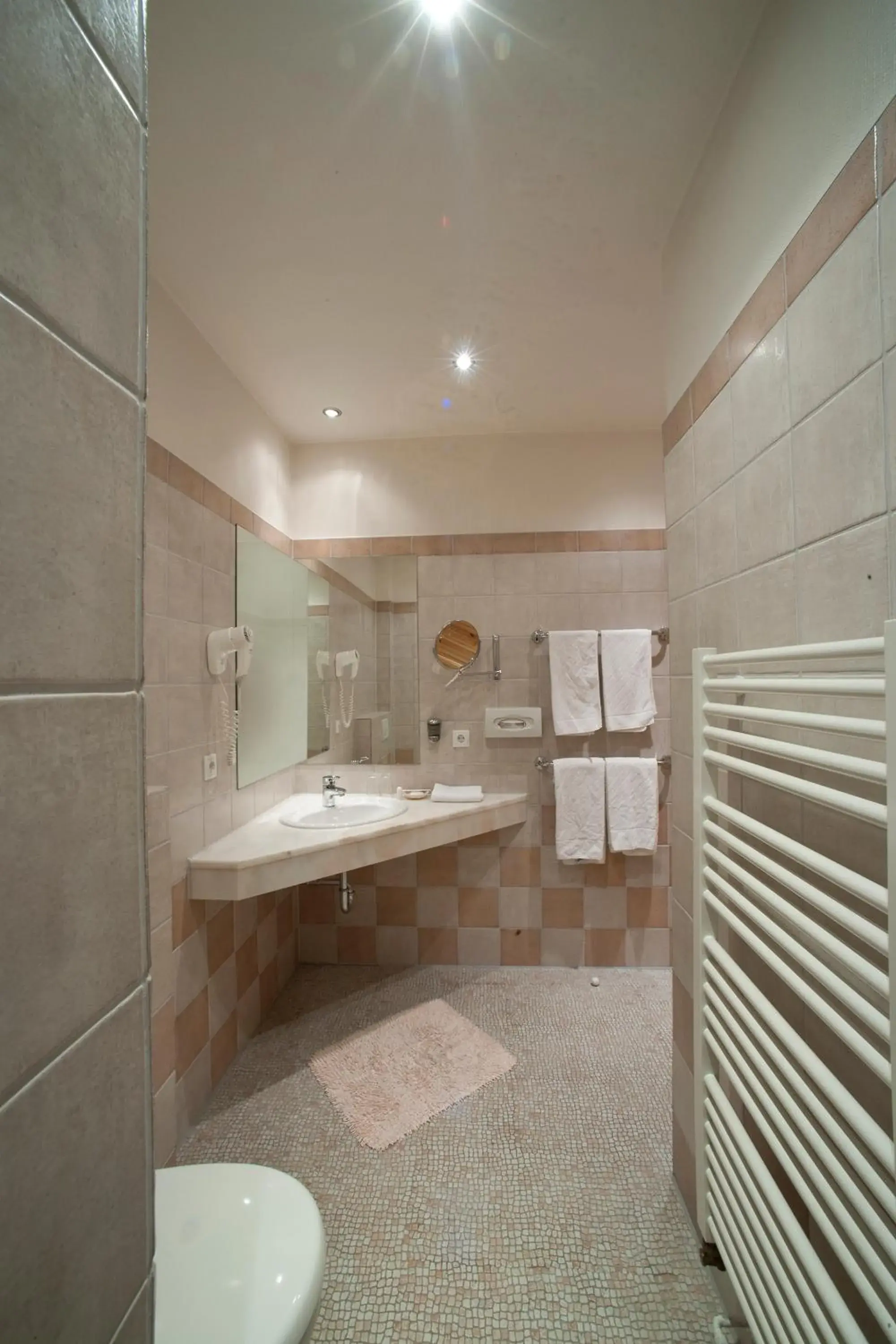 Bathroom in Waldhotel zum Bergsee Damme Bathroom in Waldhotel zum Bergsee Damme