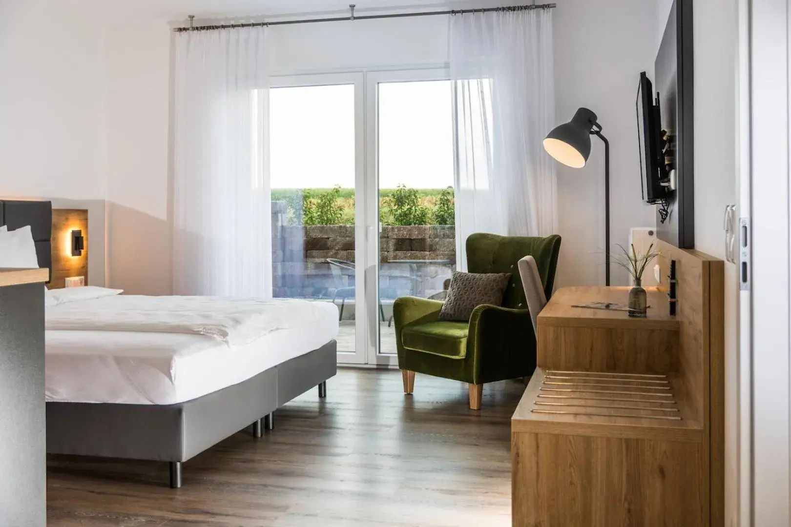 Double Room with Terrace in Waldhotel zum Bergsee Damme Double Room with Terrace in Waldhotel zum Bergsee Damme