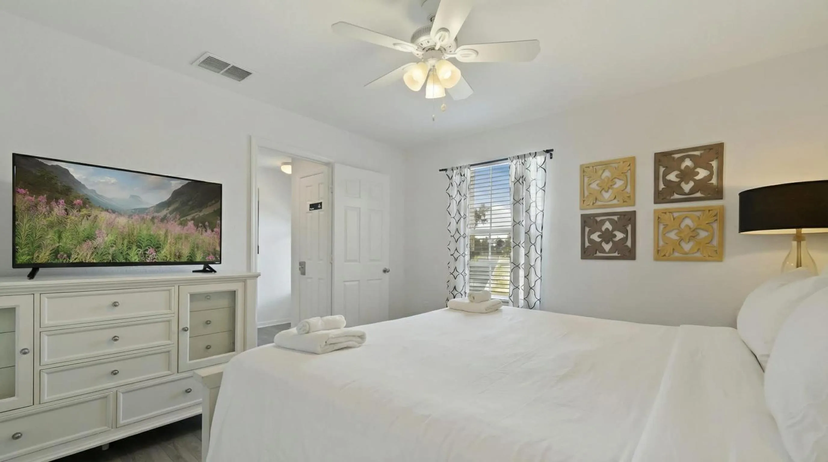 Bed in No Rear Neighbor 6BR Private Pool/Spa Near Disney