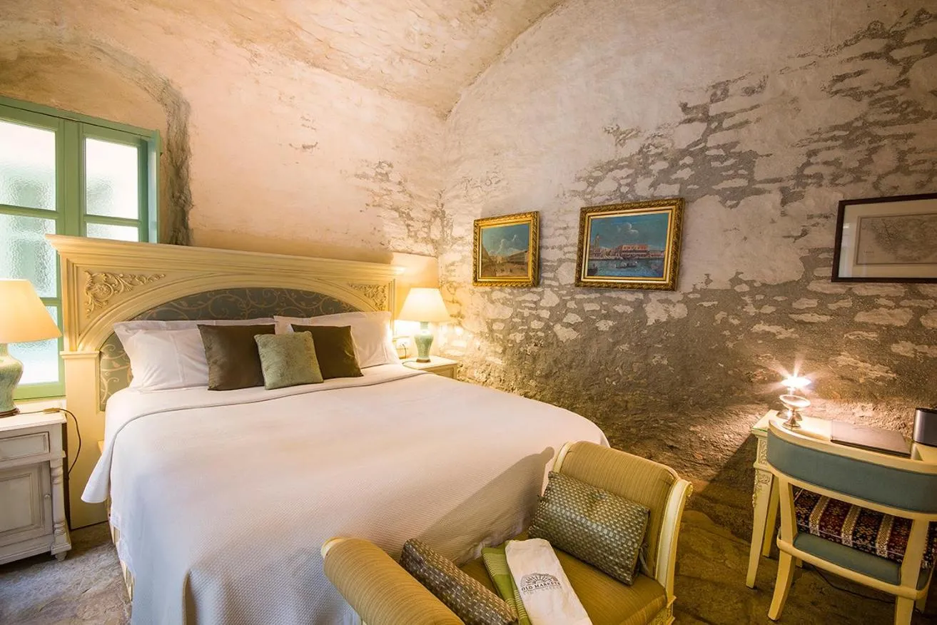 Bed in The Old Markets