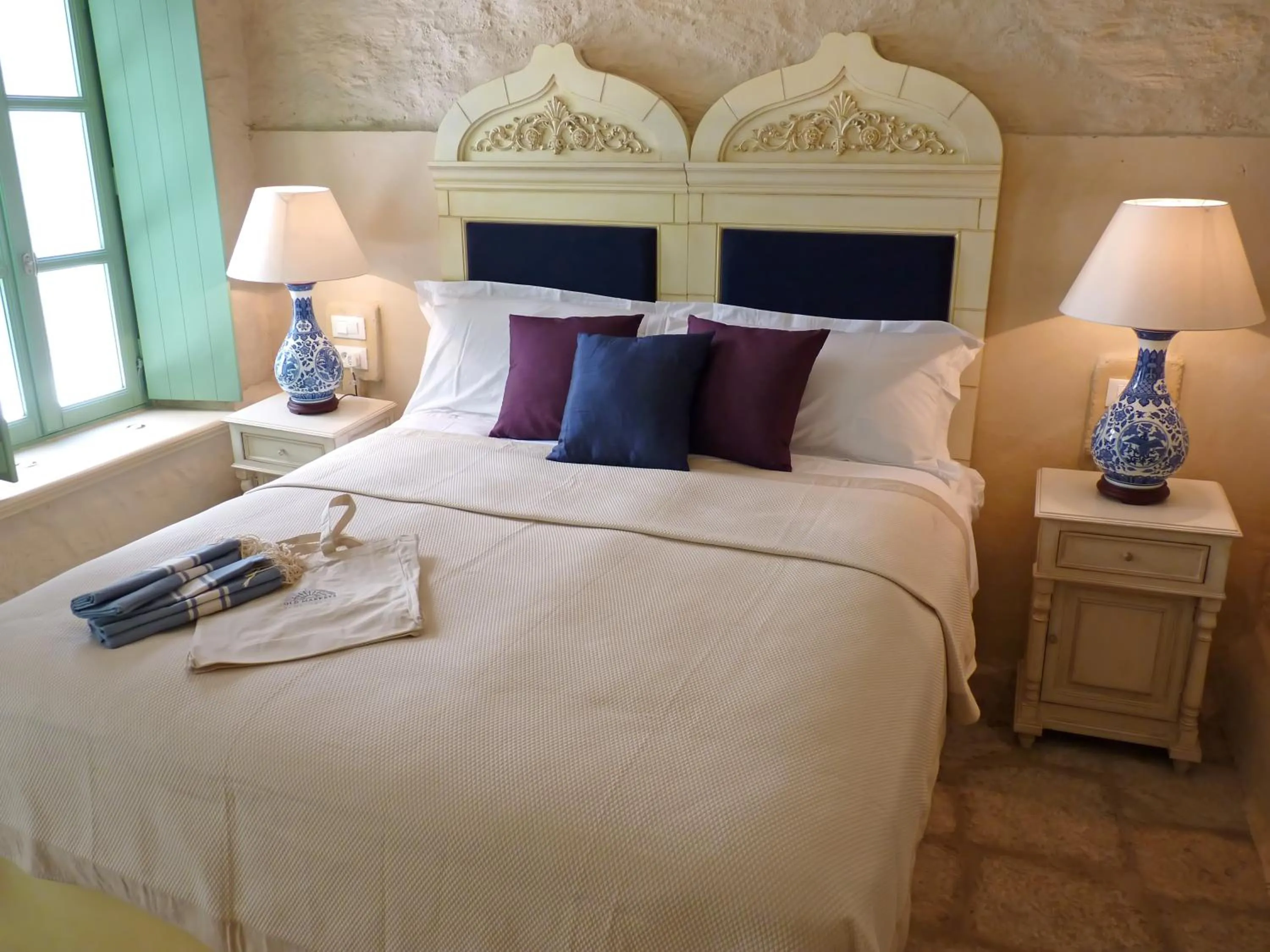 Bed in The Old Markets