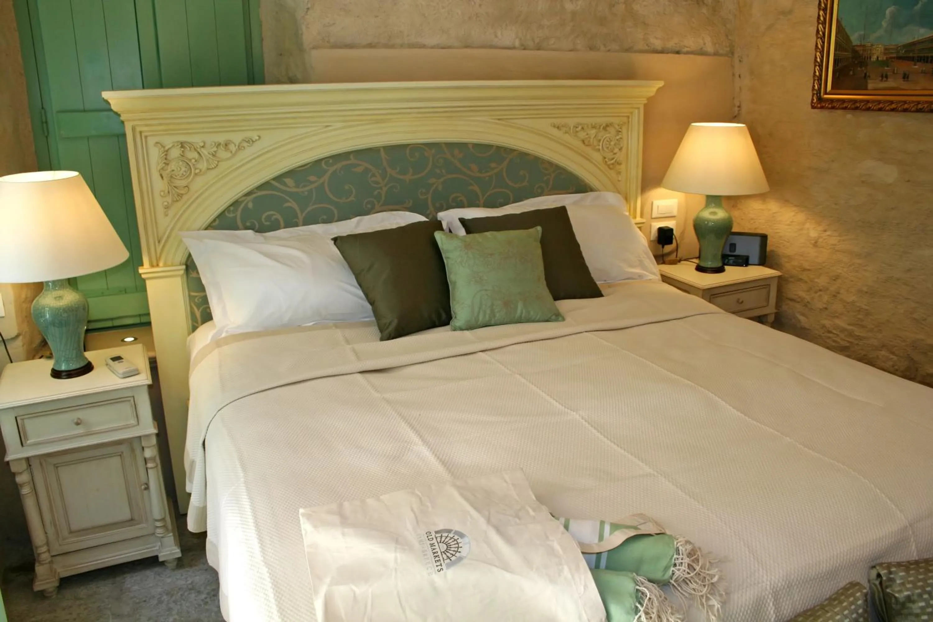 Bed in The Old Markets