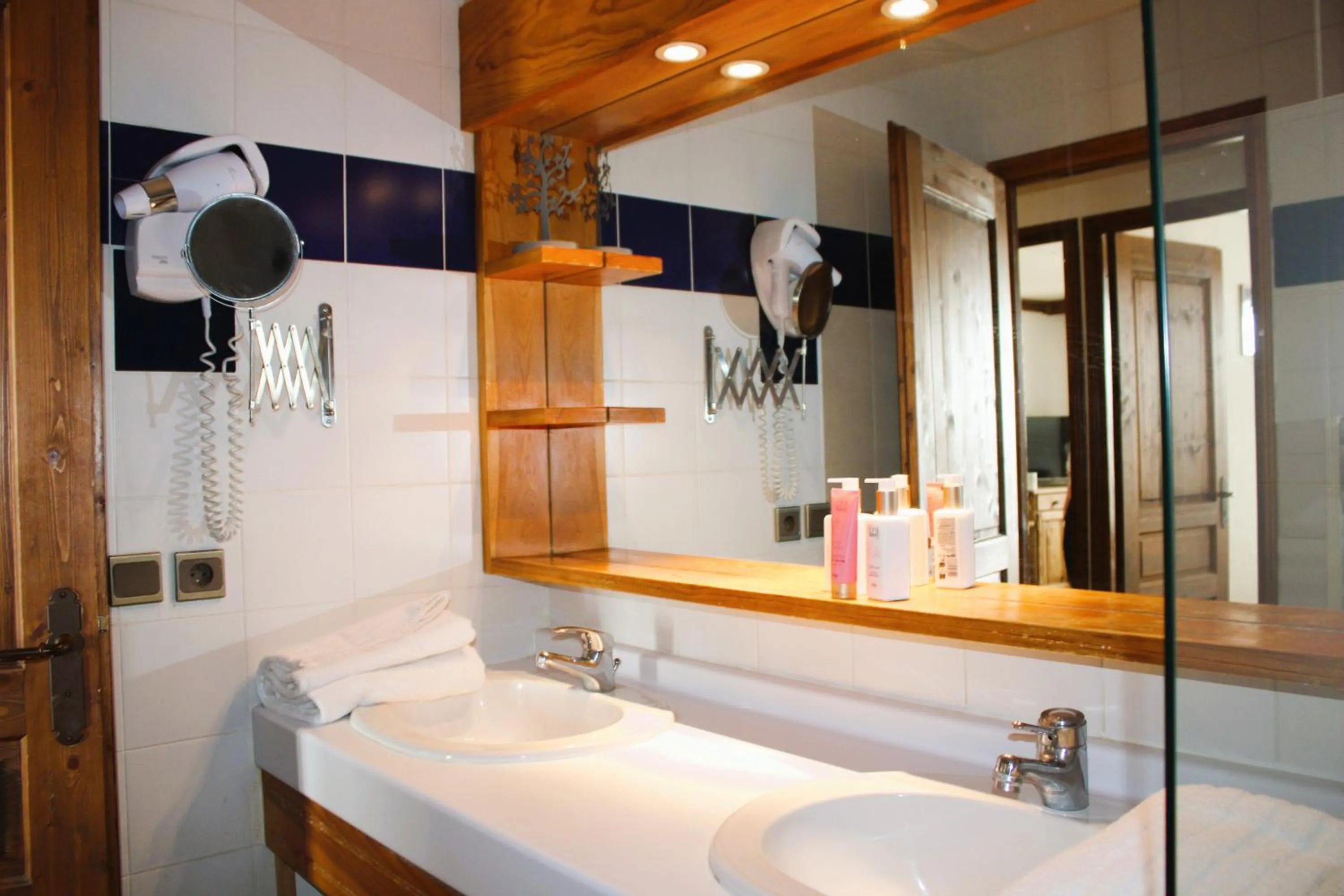 Résidence Alpina Lodge by Valdiski