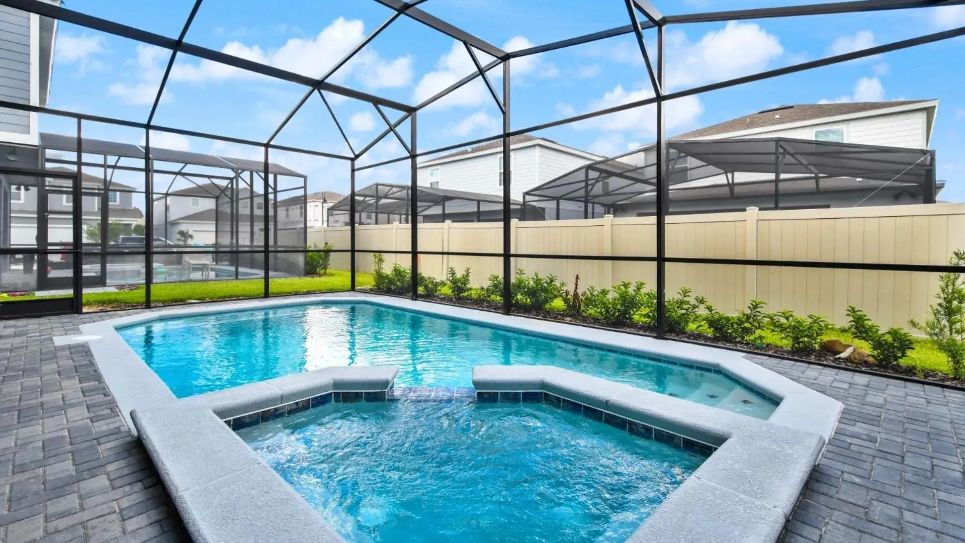 Luxury Home w/ Pool, Game Room, Near Disney Luxury Home w/ Pool, Game Room, Near Disney