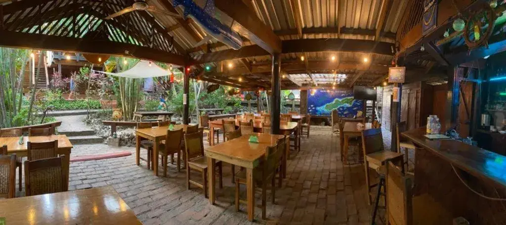 Restaurant/places to eat in Mango Inn Resort Restaurant/places to eat in Mango Inn Resort