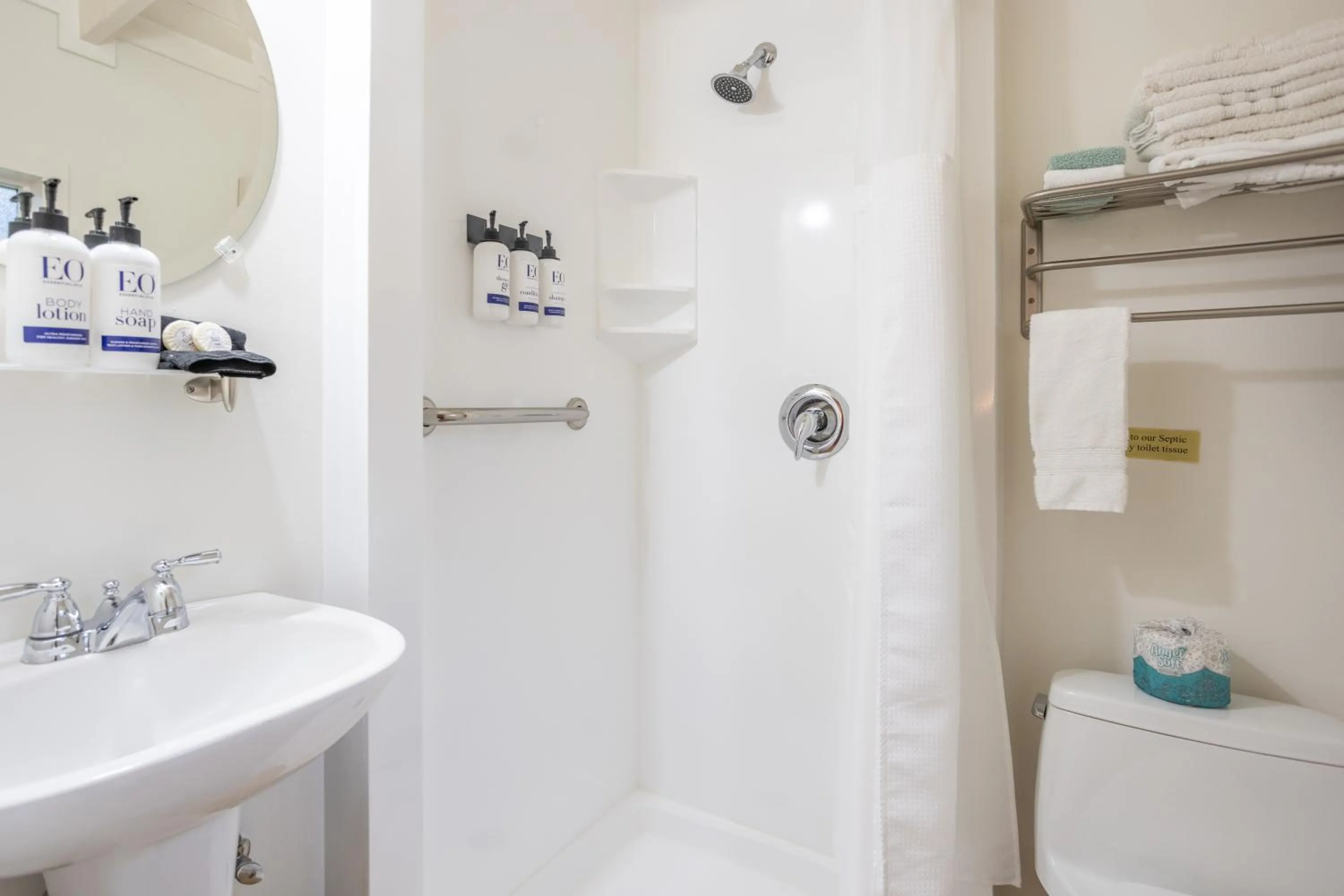 Shower in Anderson Valley Inn