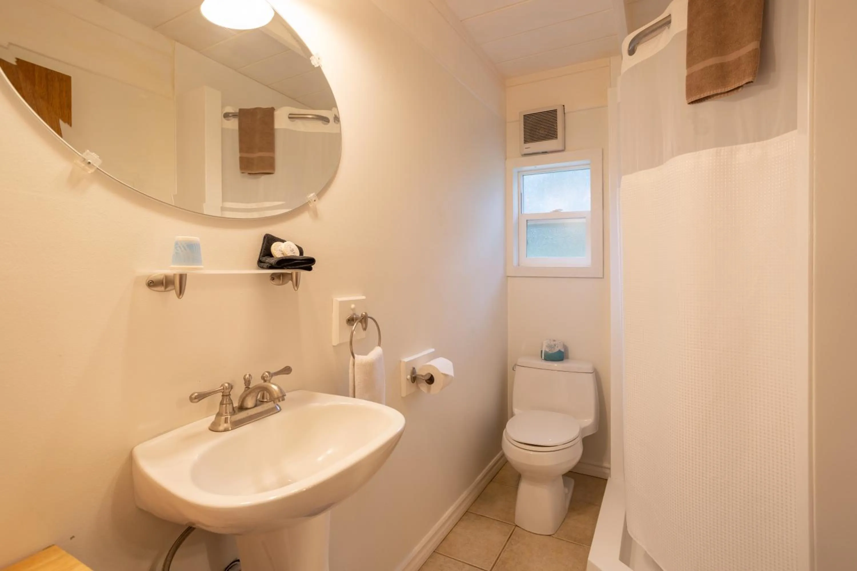Bathroom in Anderson Valley Inn