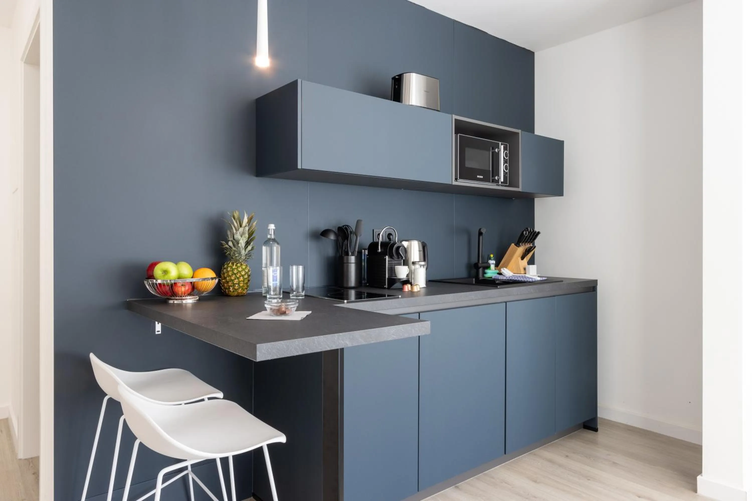 Kitchen or kitchenette in zzzpace Smart-Hotel Bielefeld Zentrum