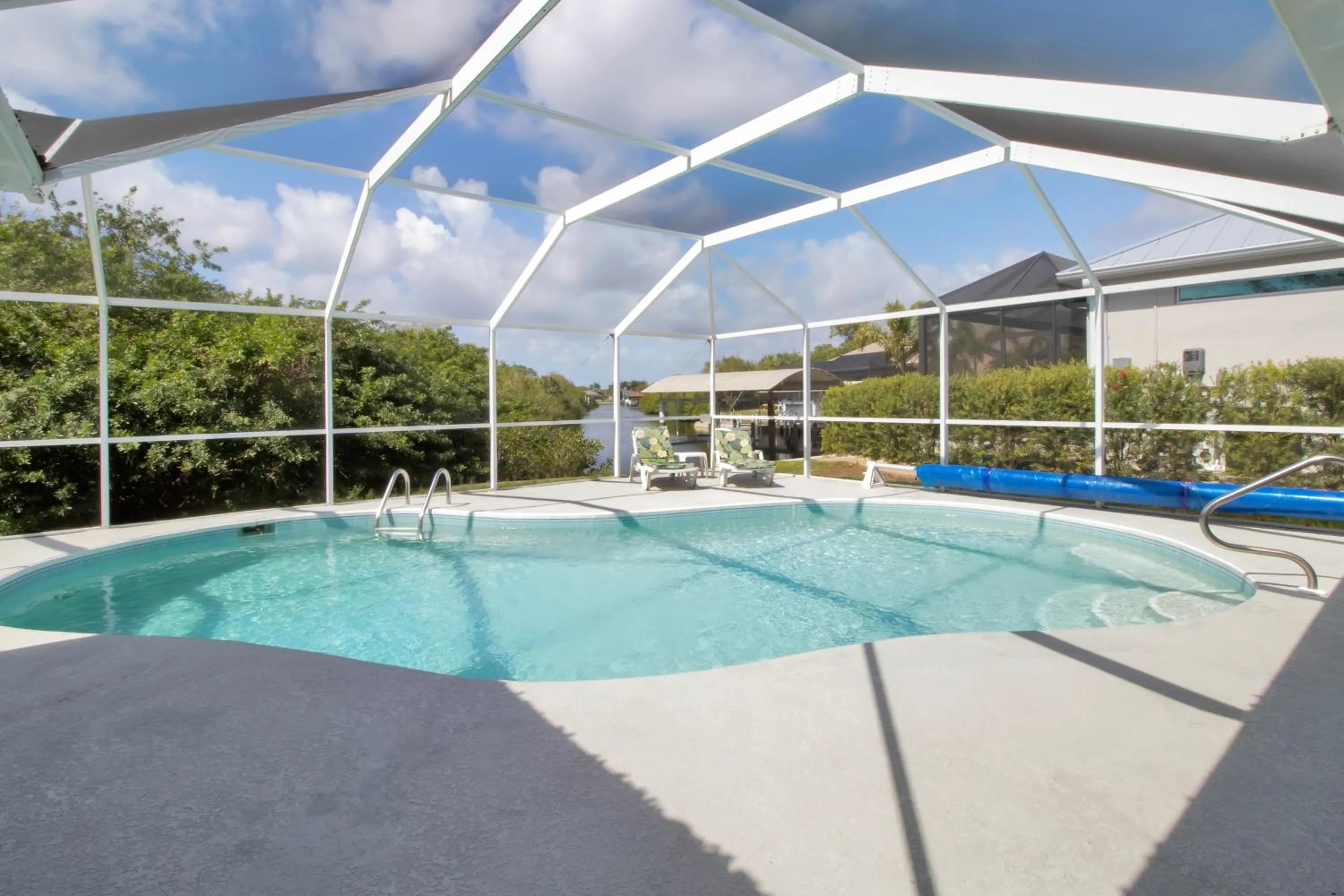 Swimming pool in Joseph
