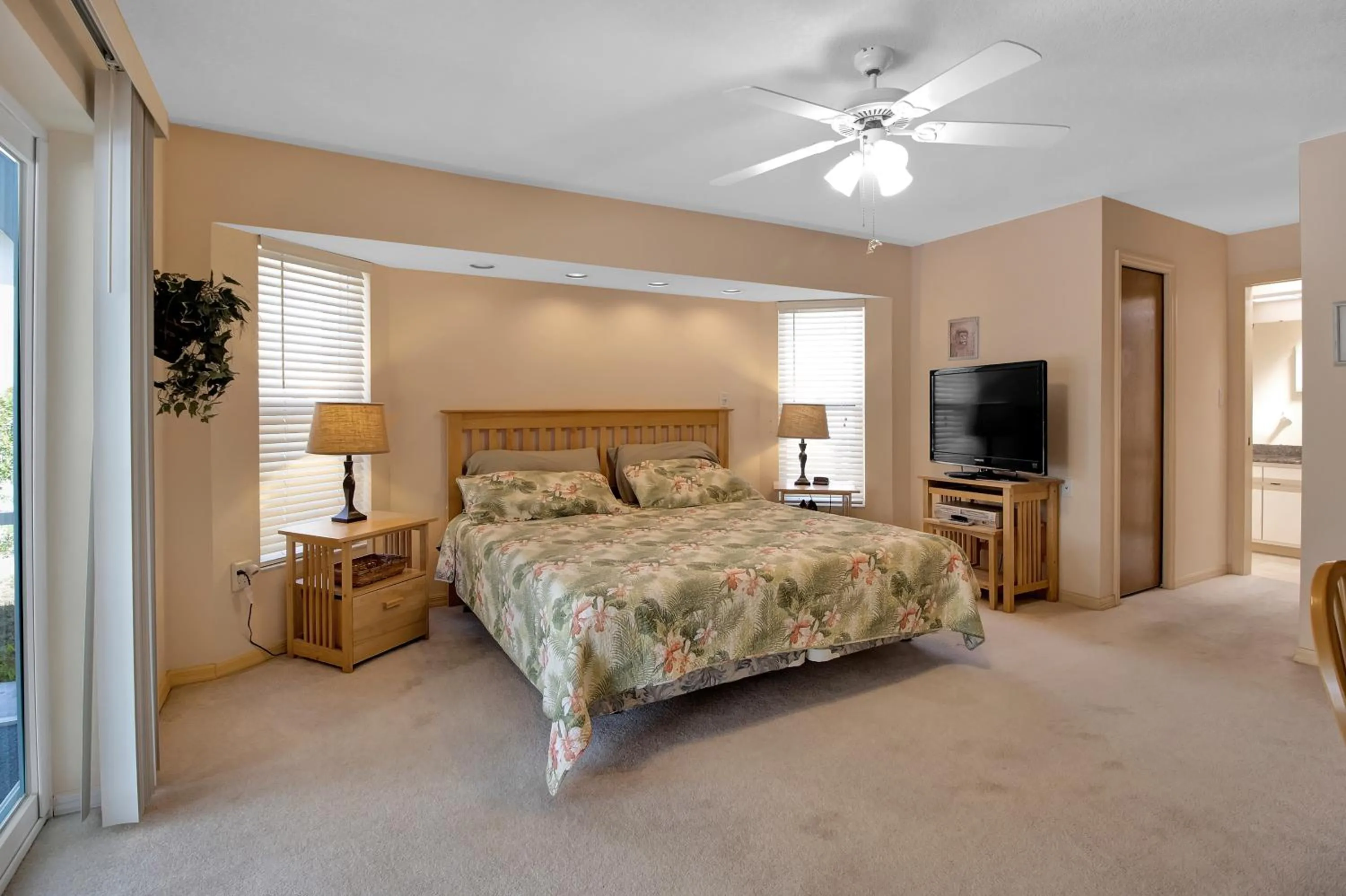 Bedroom, Bed in Joseph