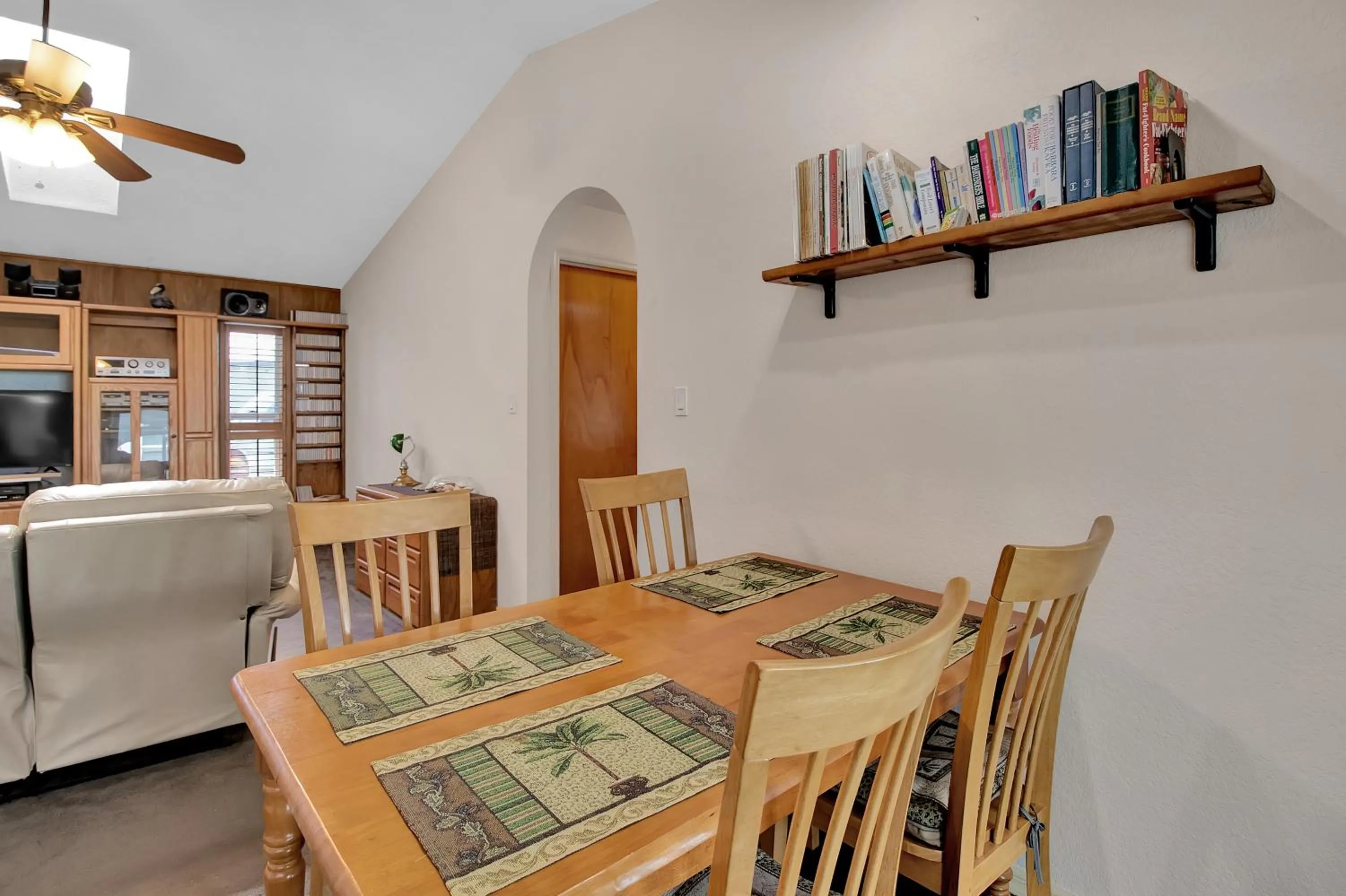 Dining area in Joseph