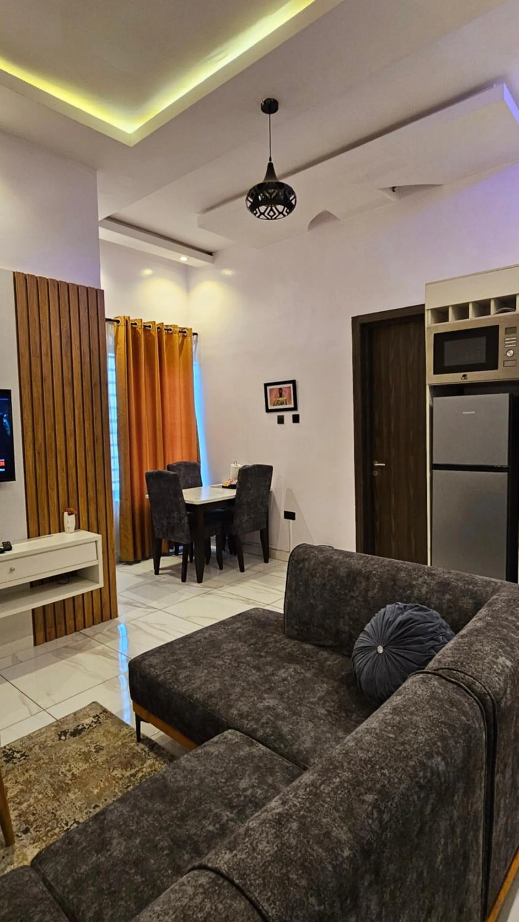 Living room in Sapphire Residences by Crystal