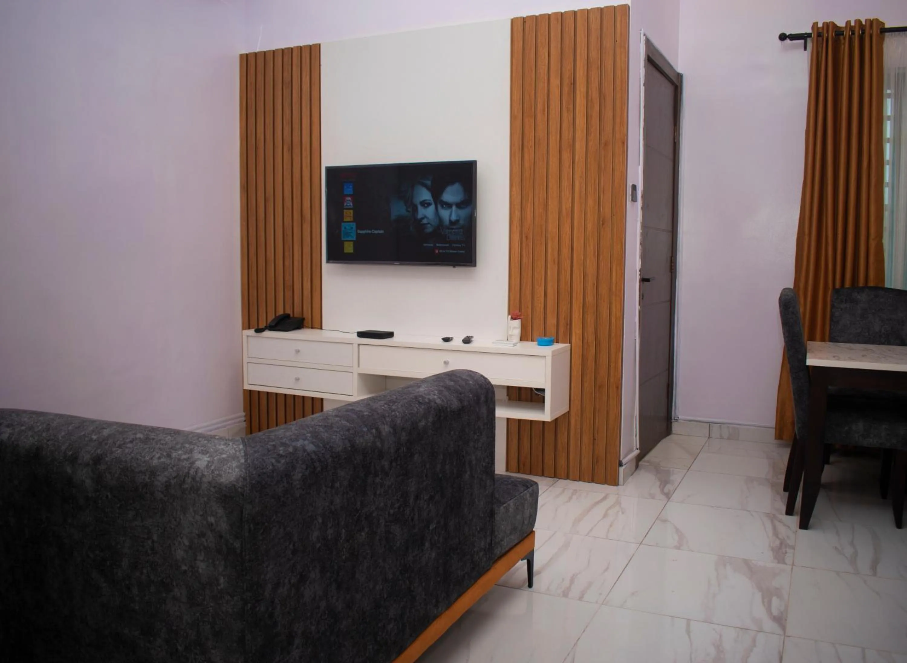 Living room in Sapphire Residences by Crystal