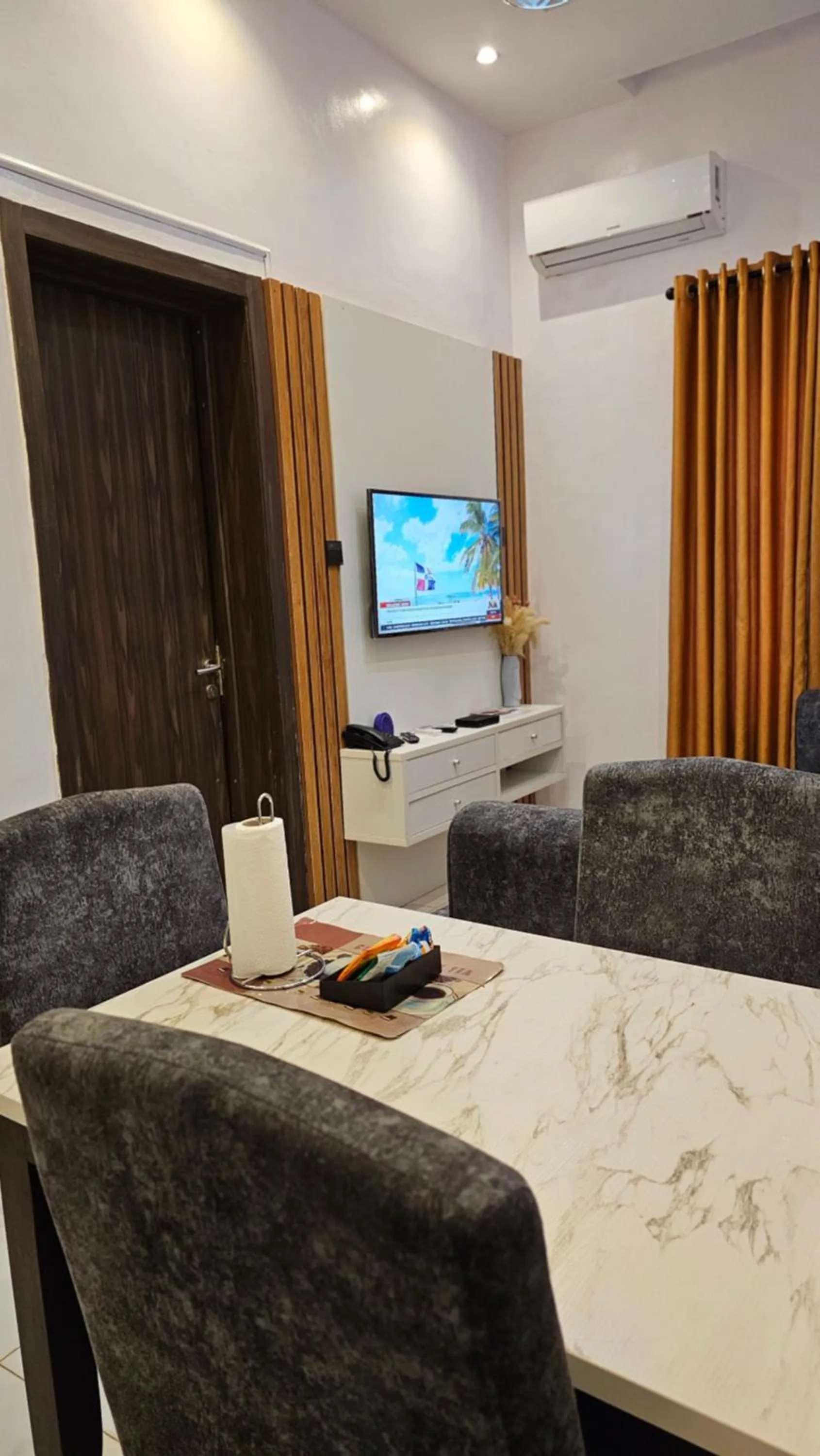 TV and multimedia, Bed in Sapphire Residences by Crystal