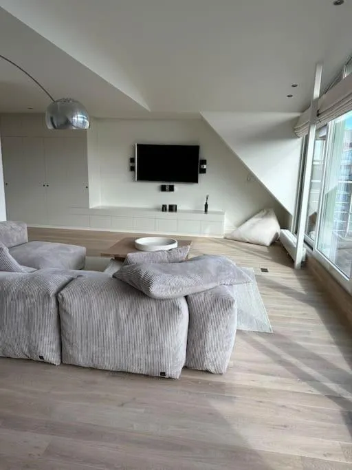 Bellini - Rubensplein - op 100 m van het strand