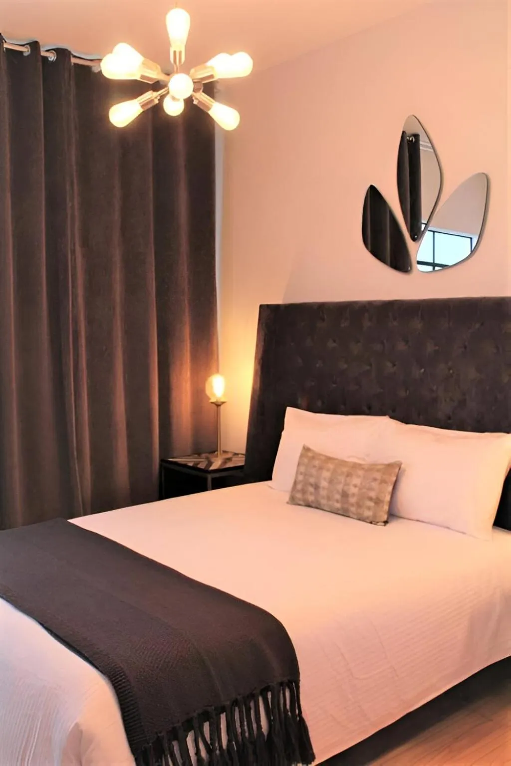 Bed in Suites Alcazar