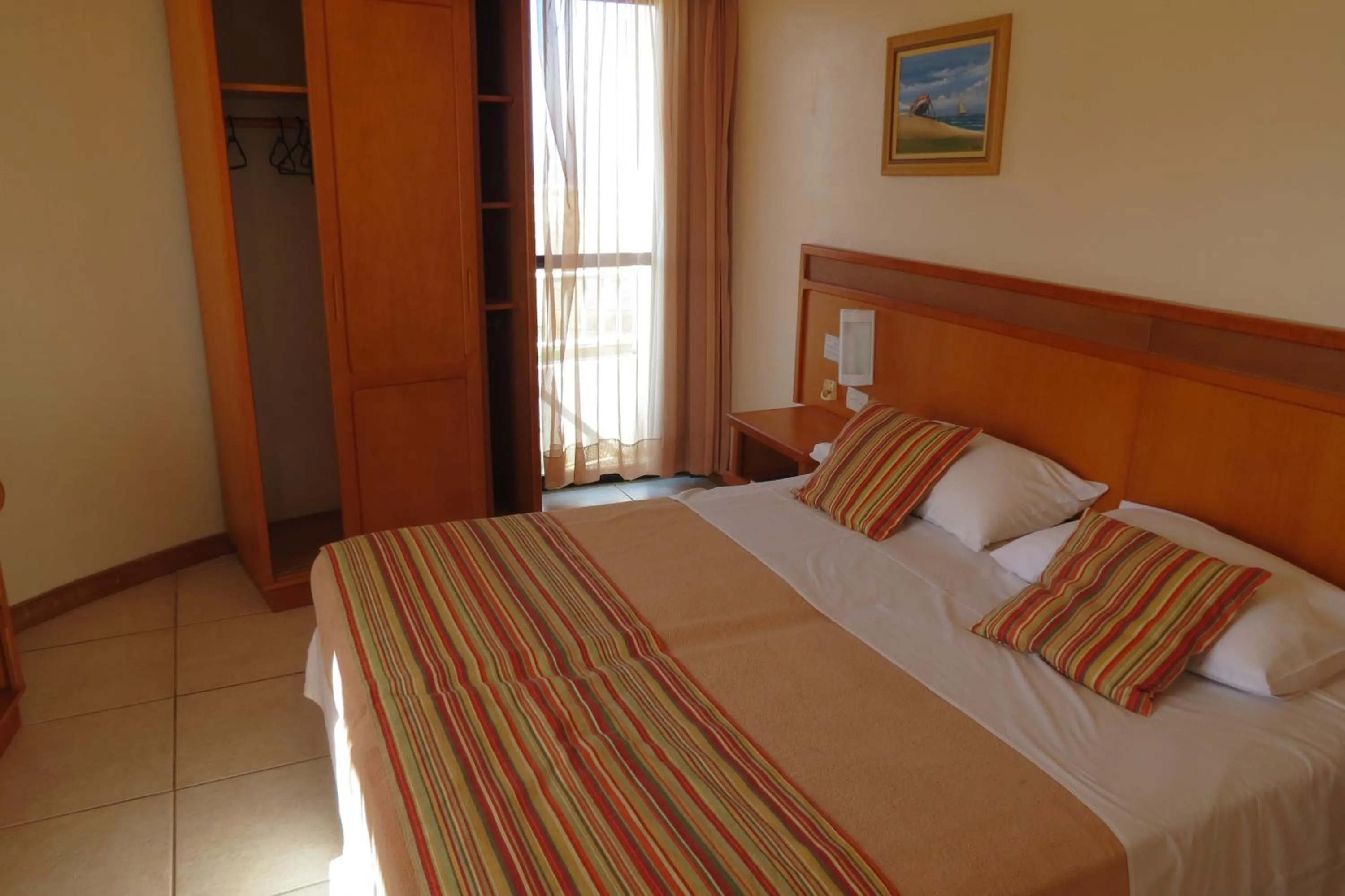 Bed in Nelson Praia Hotel