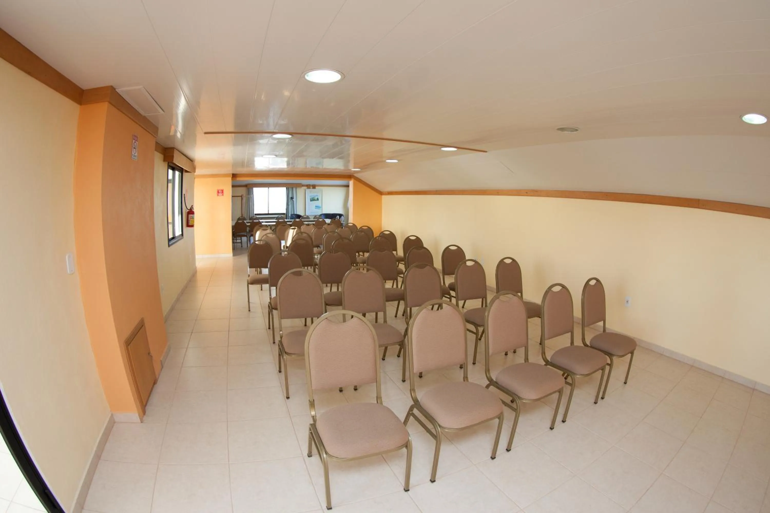 Business facilities in Nelson Praia Hotel