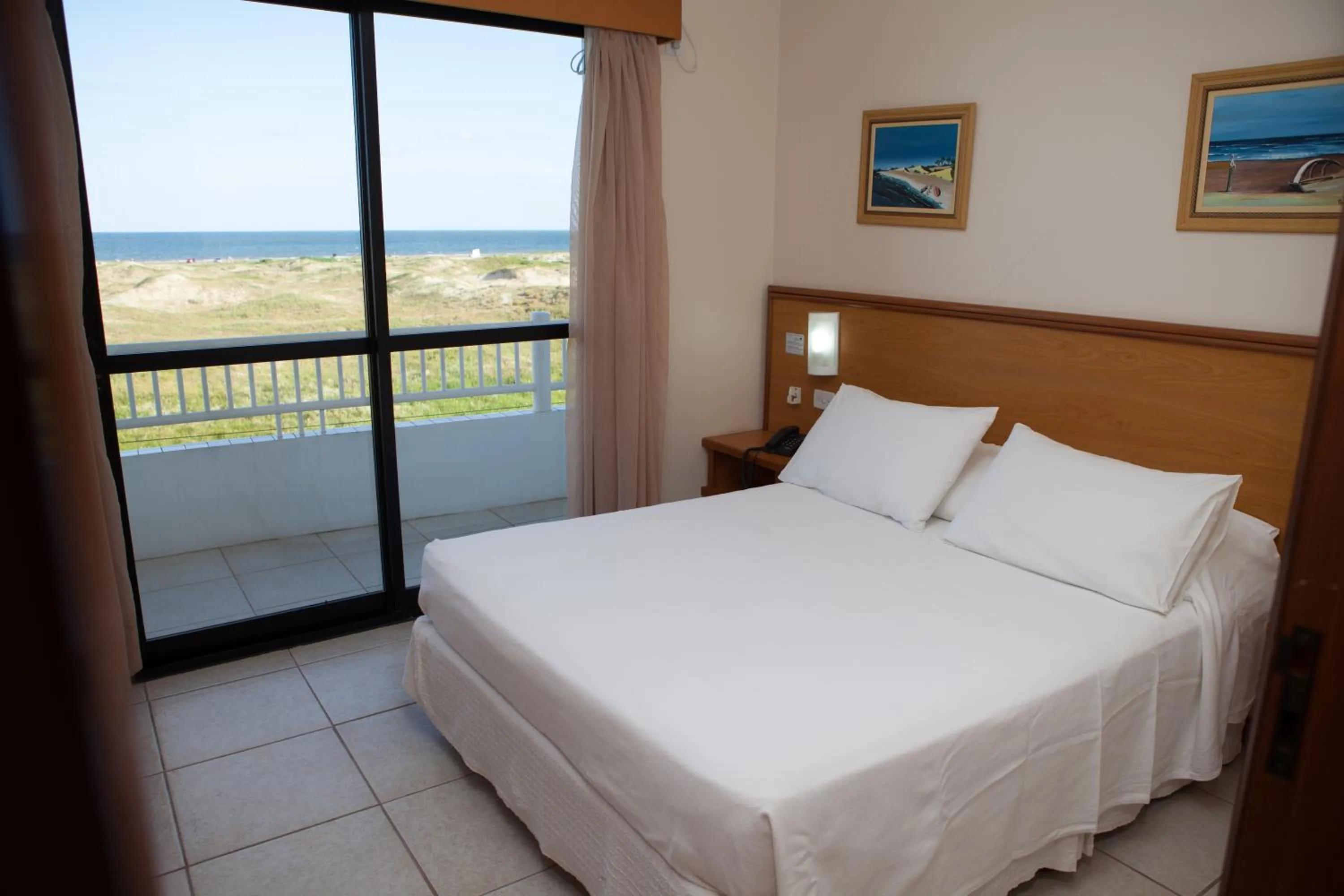 Sea view, Bed in Nelson Praia Hotel