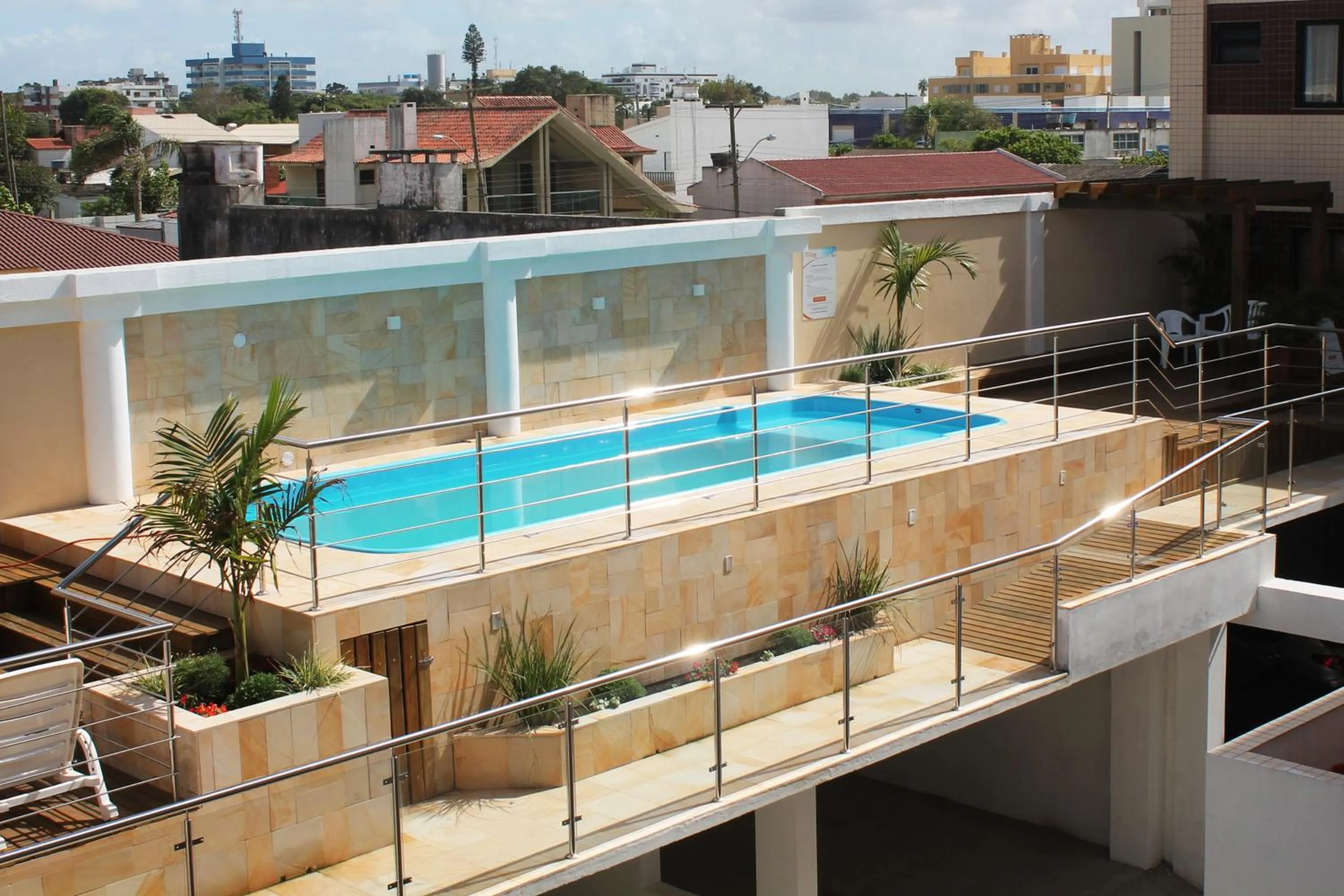 Swimming pool in Nelson Praia Hotel