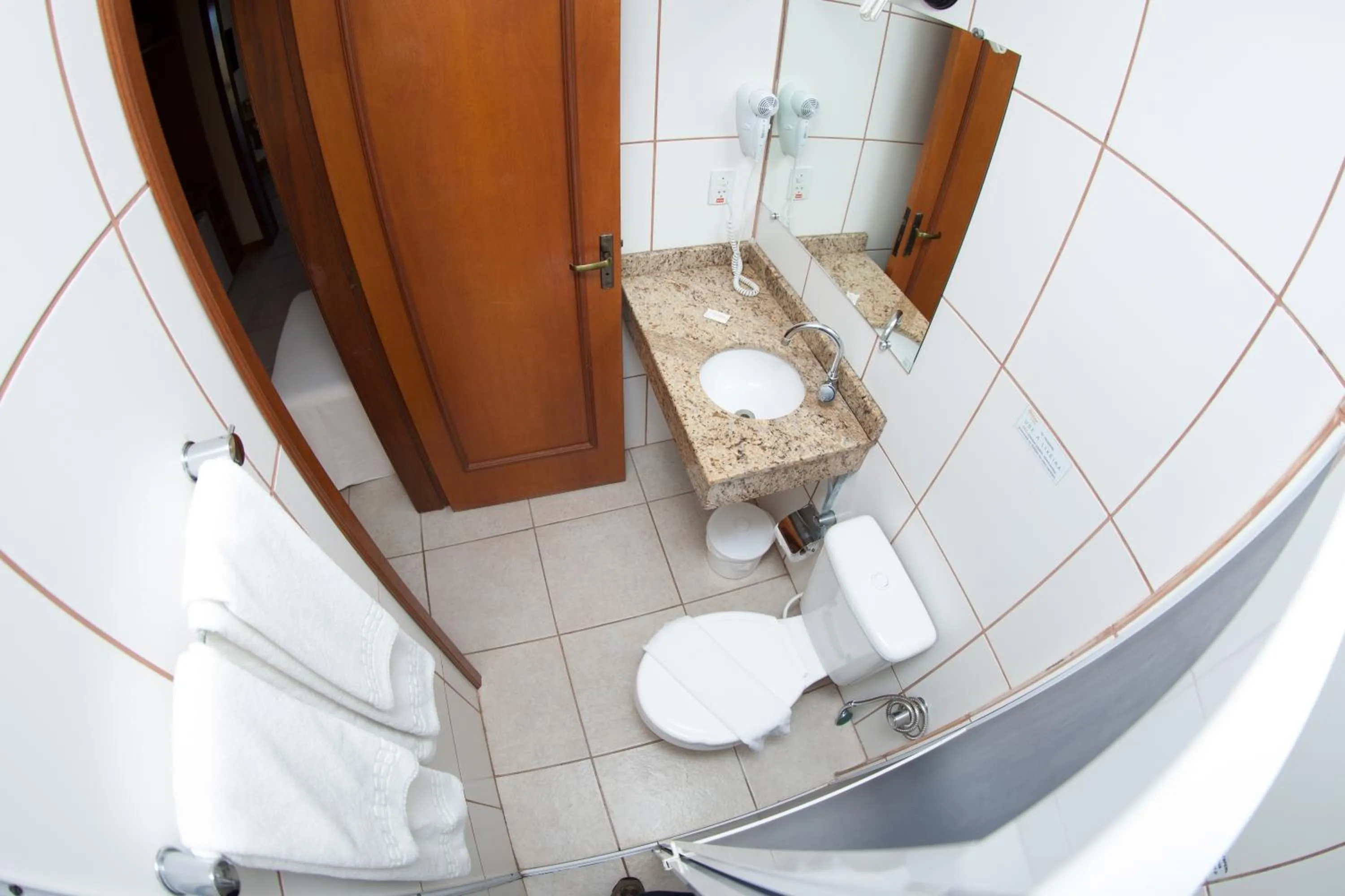 Bathroom in Nelson Praia Hotel