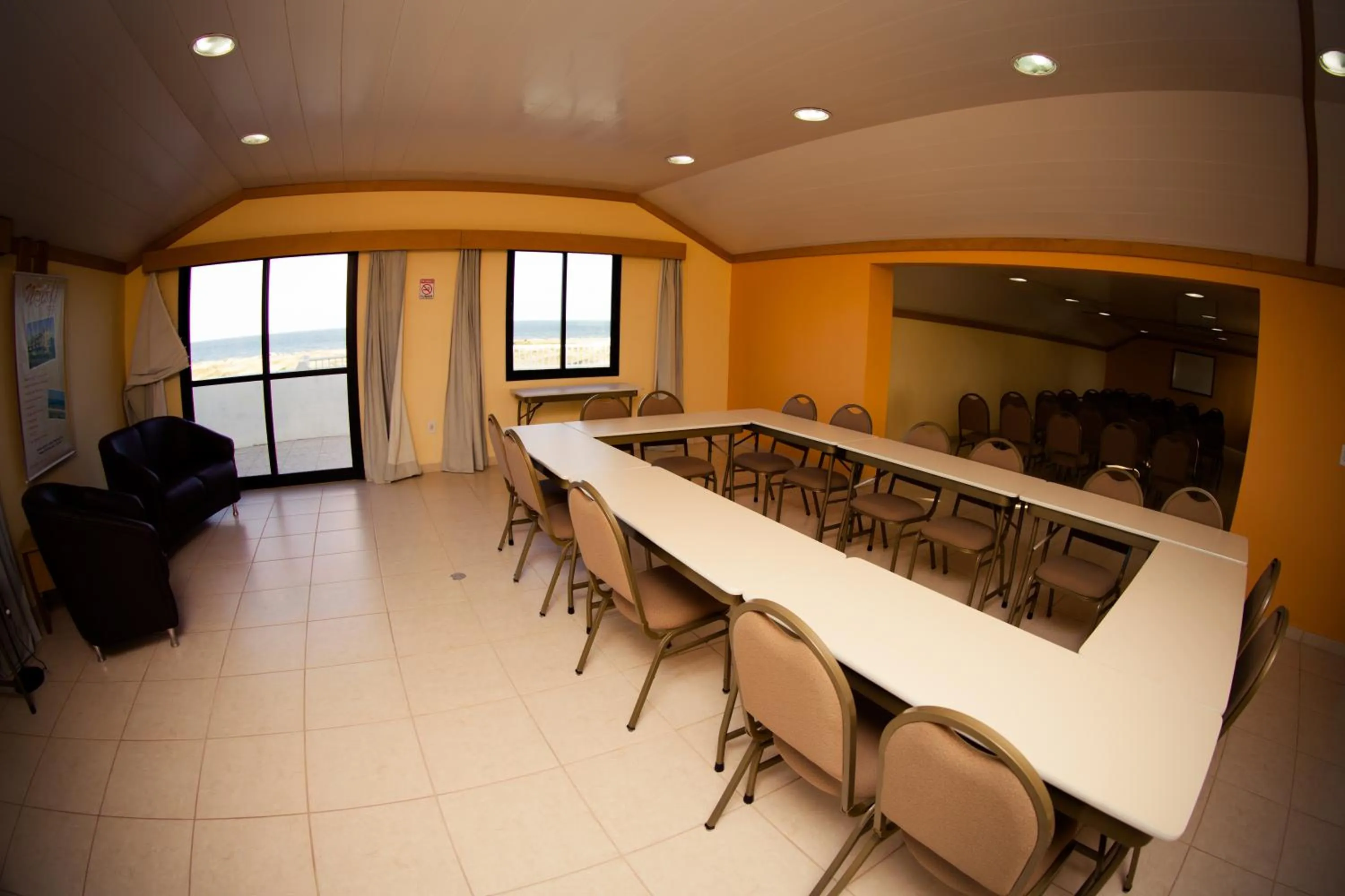 Business facilities in Nelson Praia Hotel