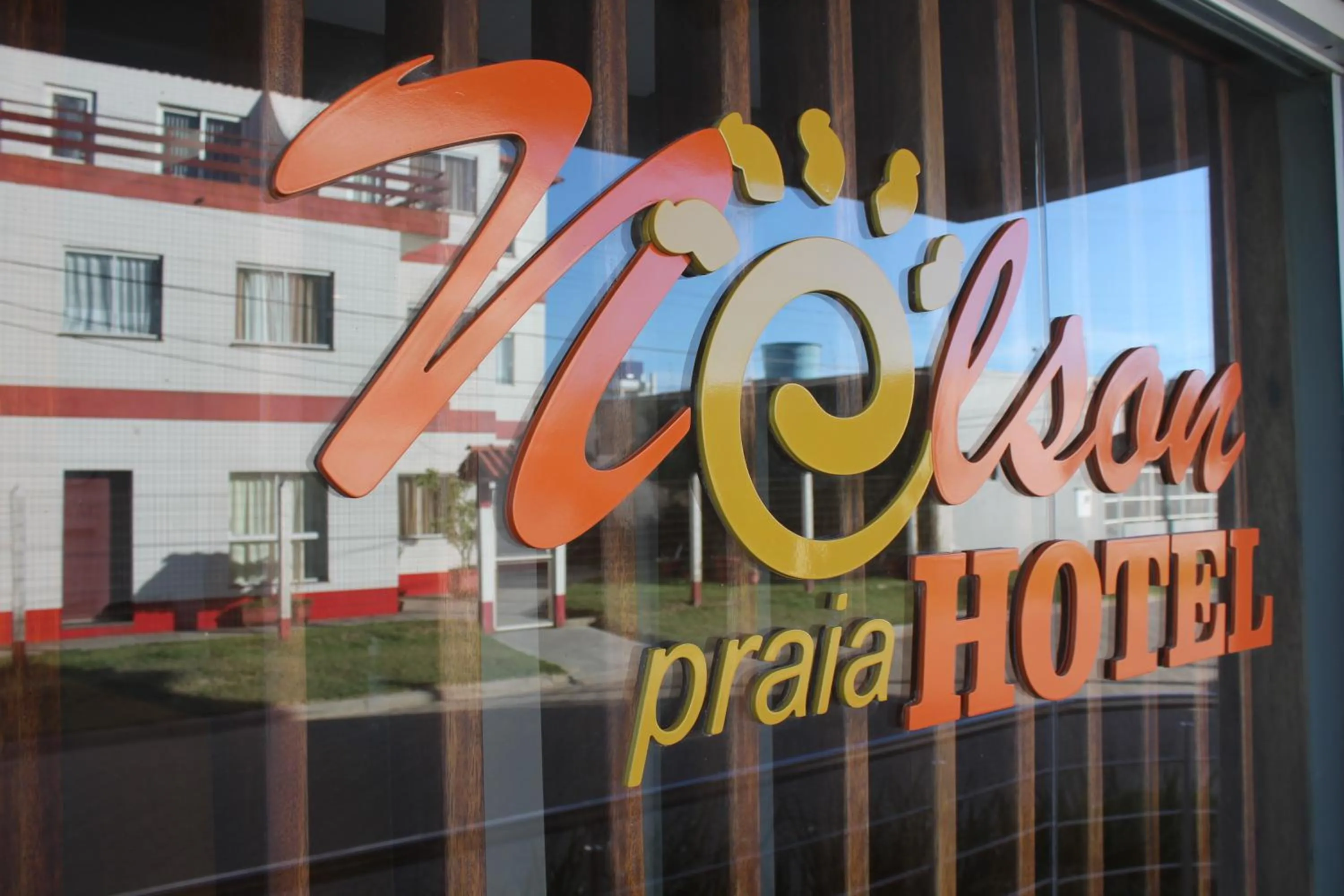Facade/entrance in Nelson Praia Hotel