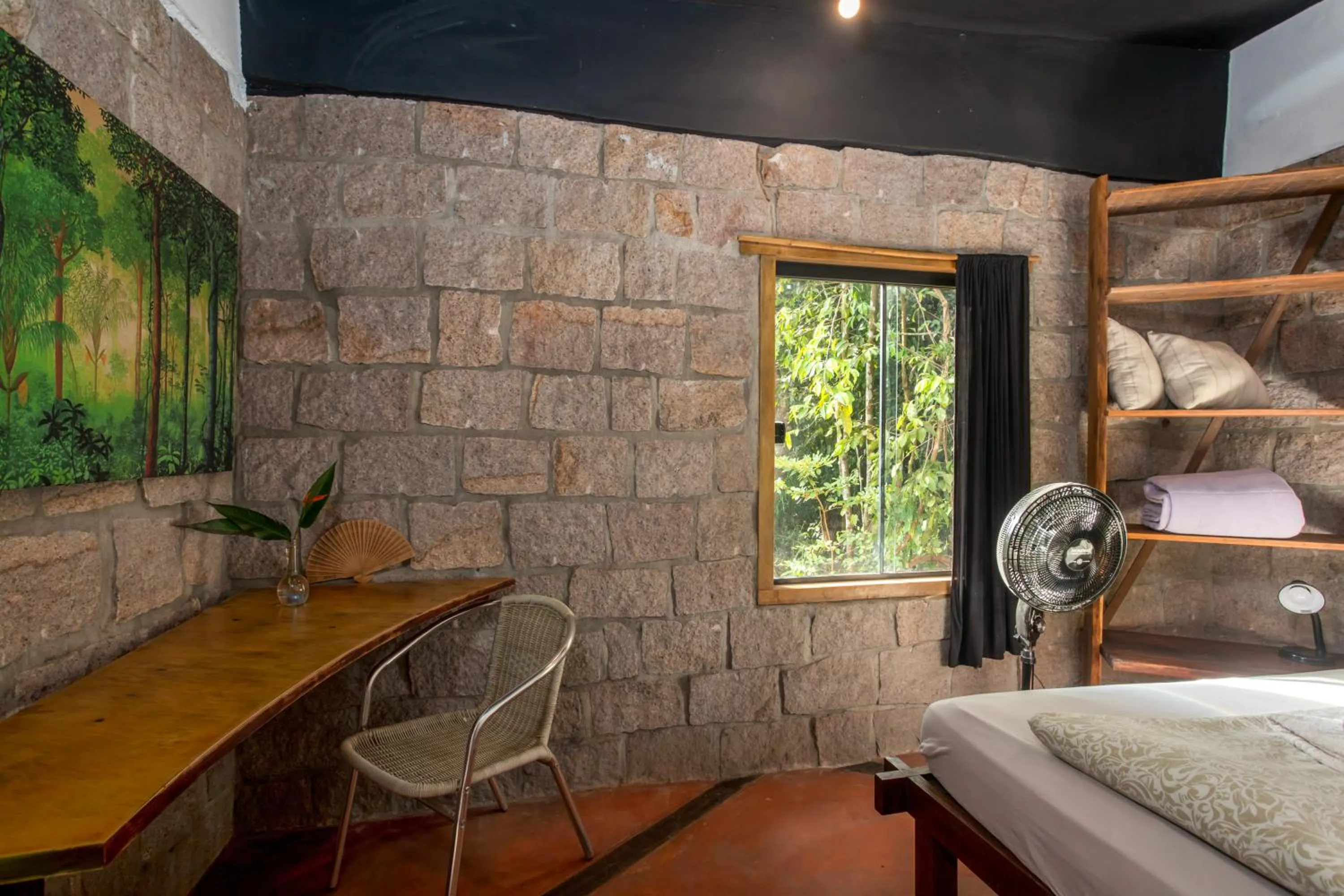 Bedroom, Bed in Cantos da Mata