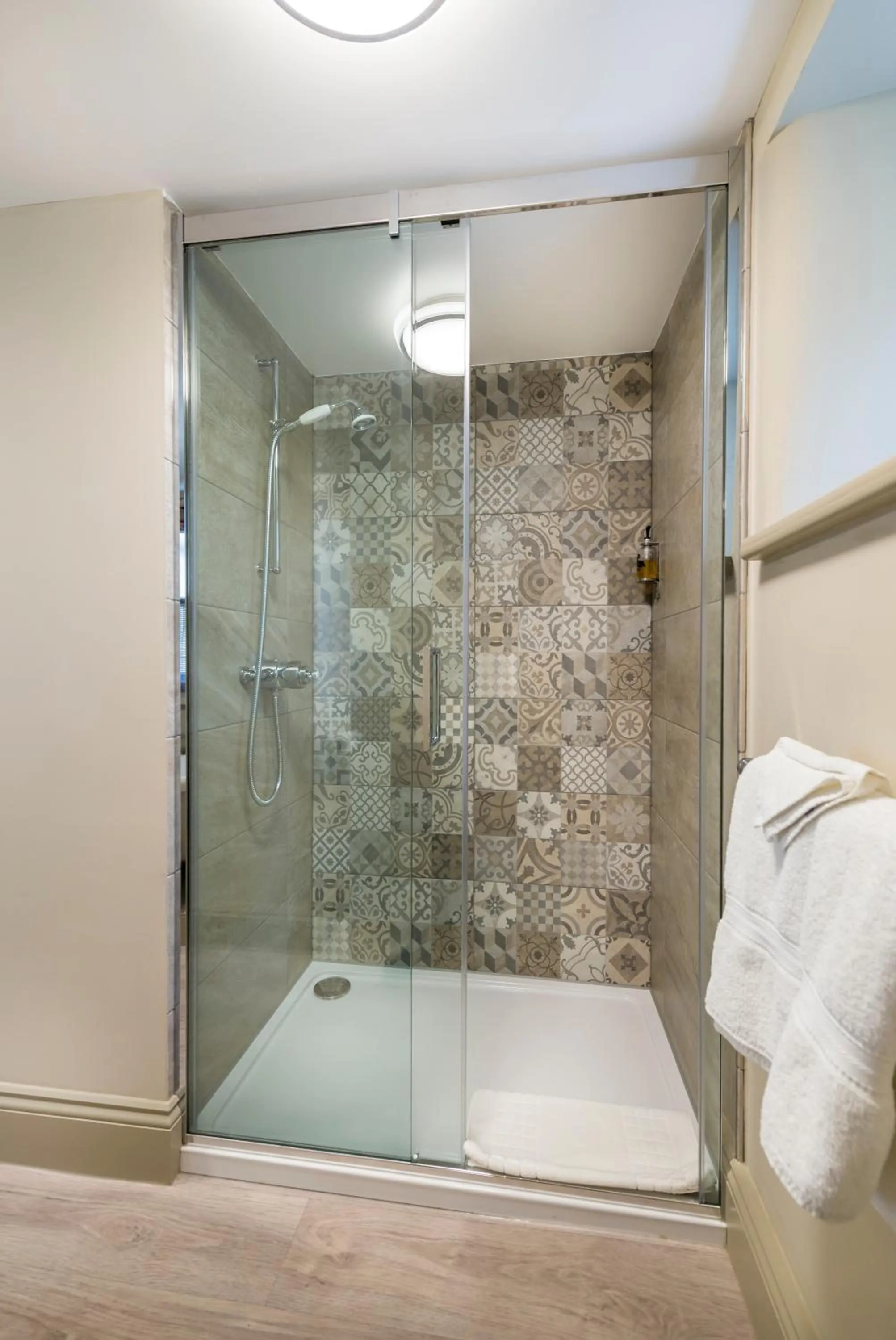 Shower in Washingborough Hall Hotel