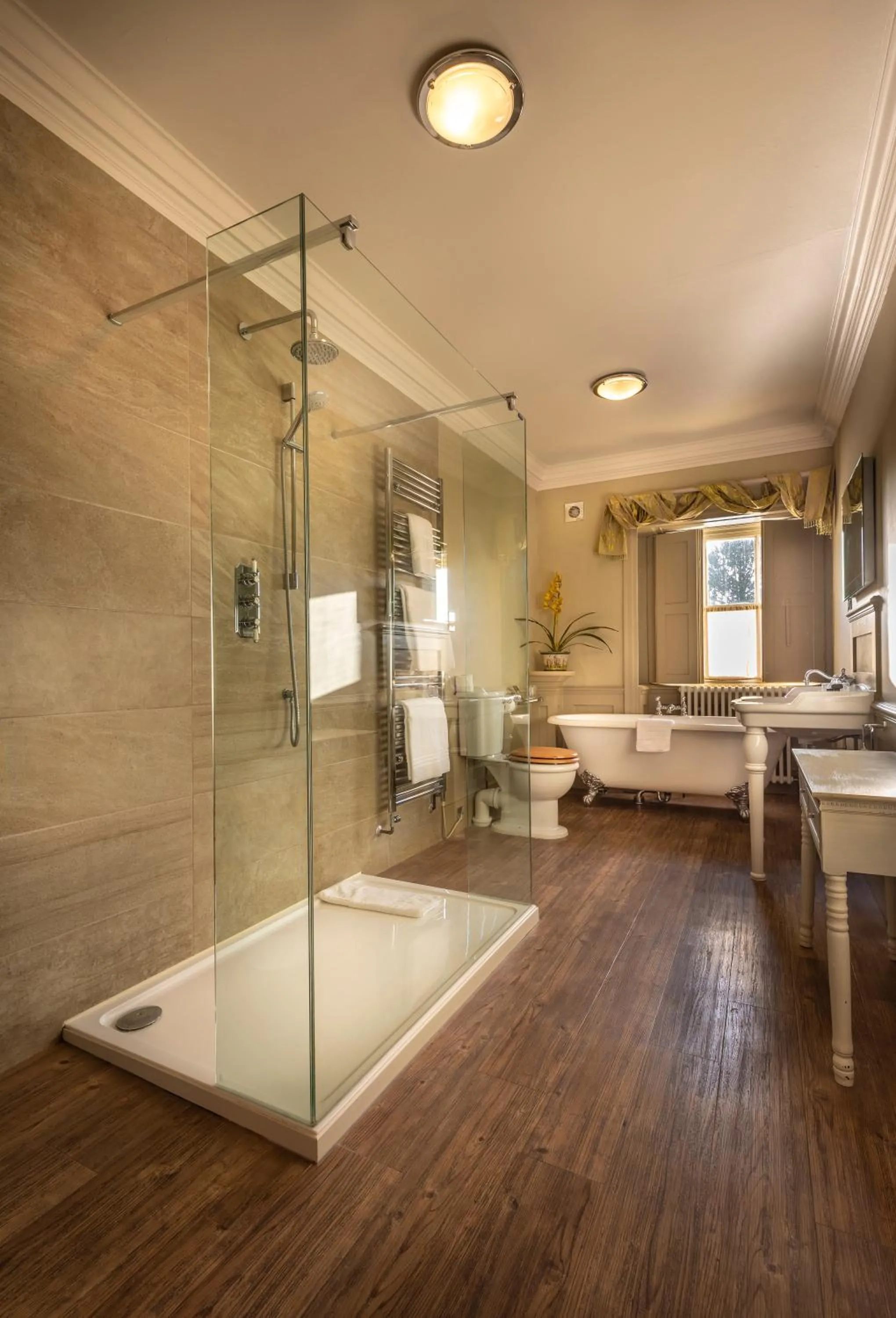 Shower, Bed in Washingborough Hall Hotel