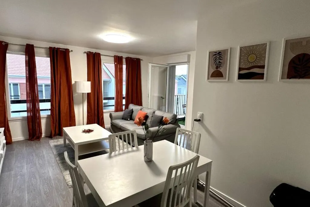 Living room in Appartement Cozy - Quartier résidentiel