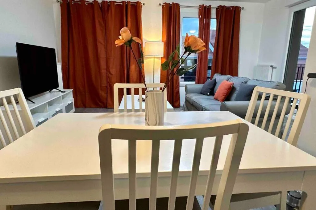 Living room in Appartement Cozy - Quartier résidentiel