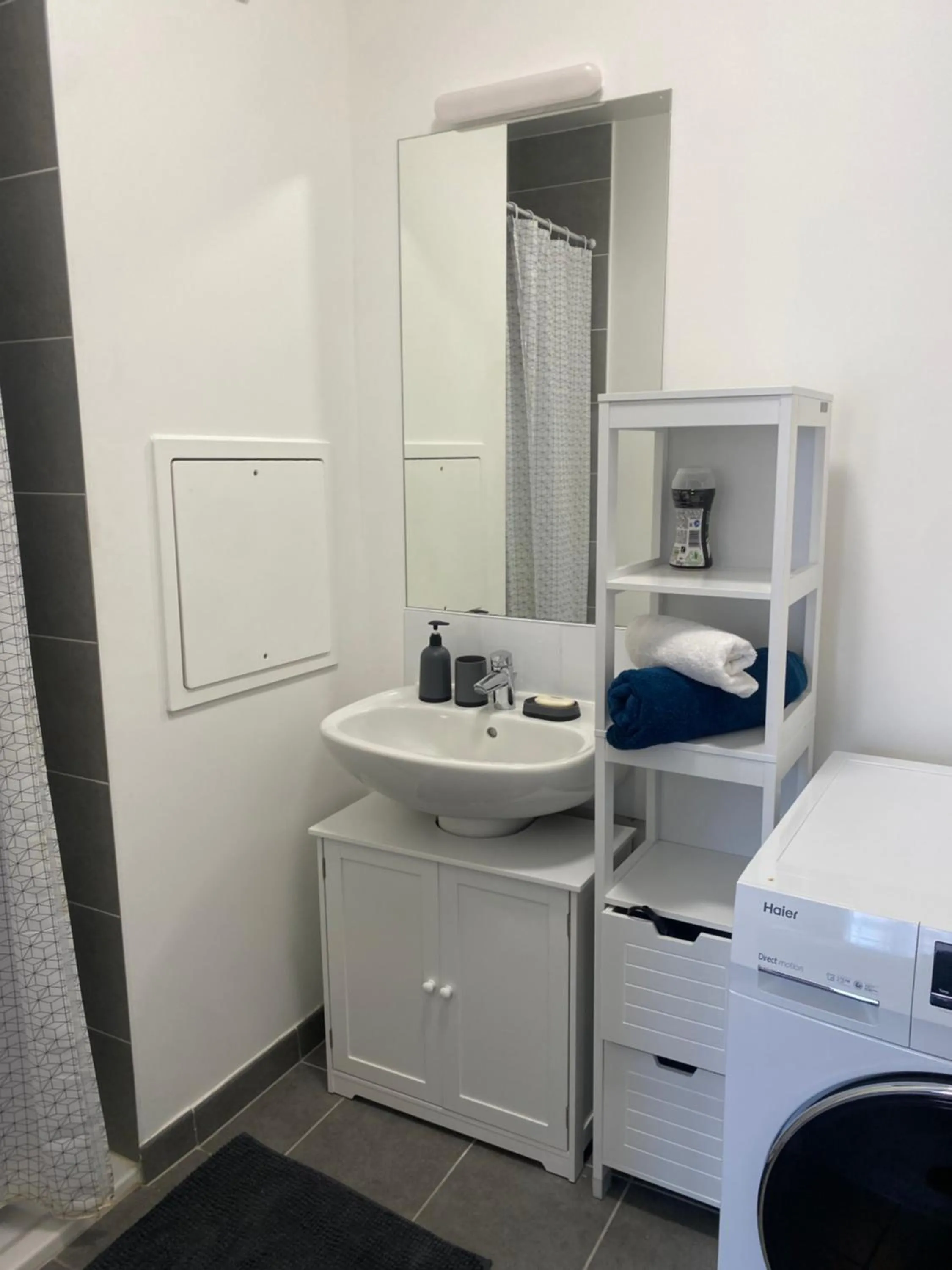 Shower in Appartement Cozy - Quartier résidentiel