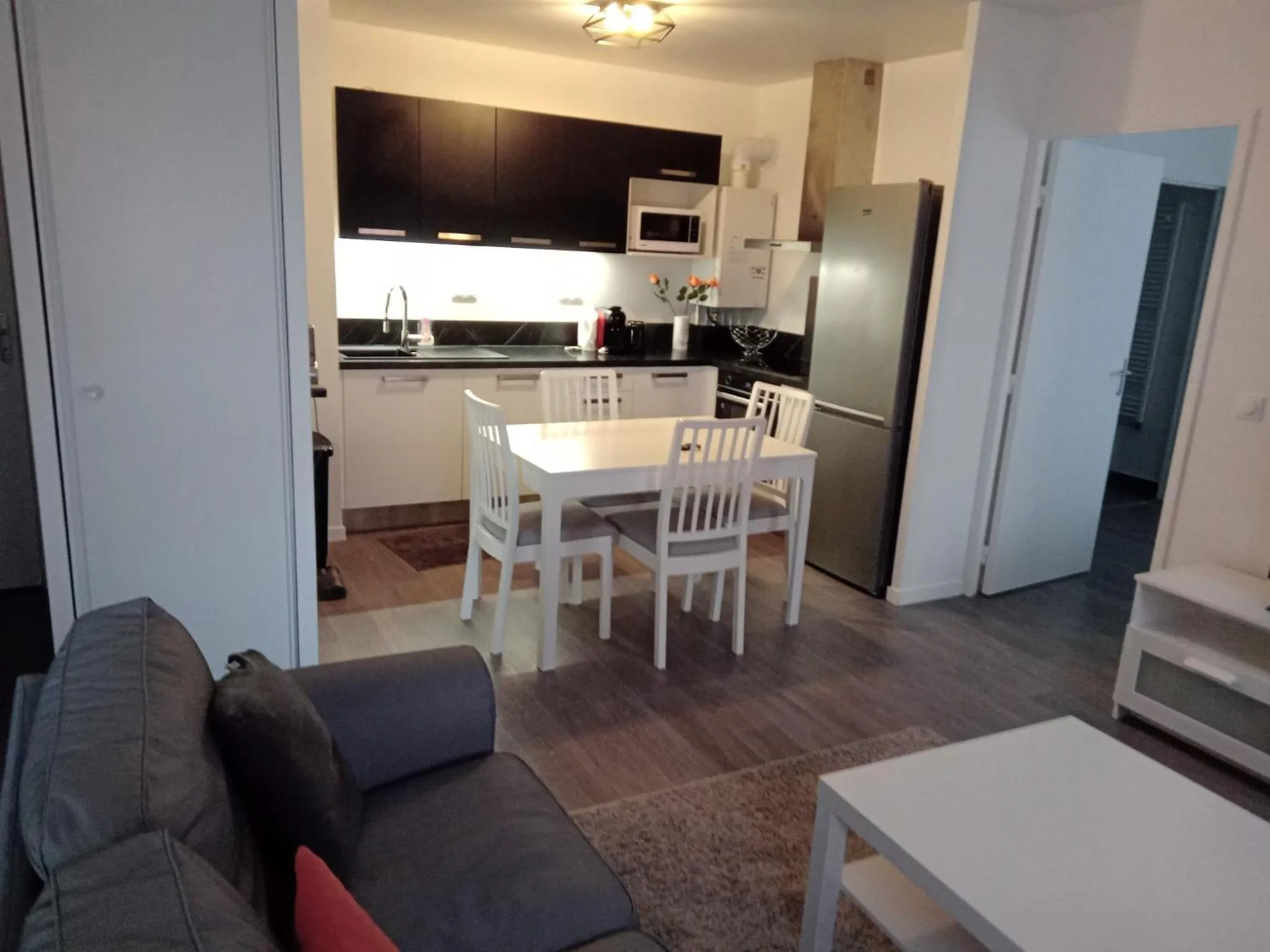 Dining area in Appartement Cozy - Quartier résidentiel