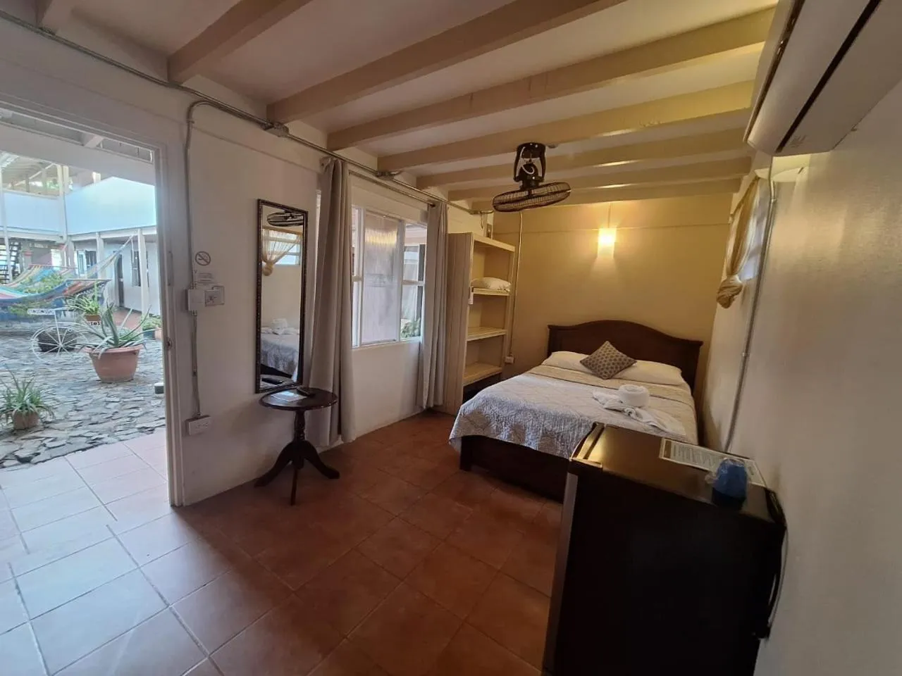 Bedroom, Bed in Hotel M&M Beach House