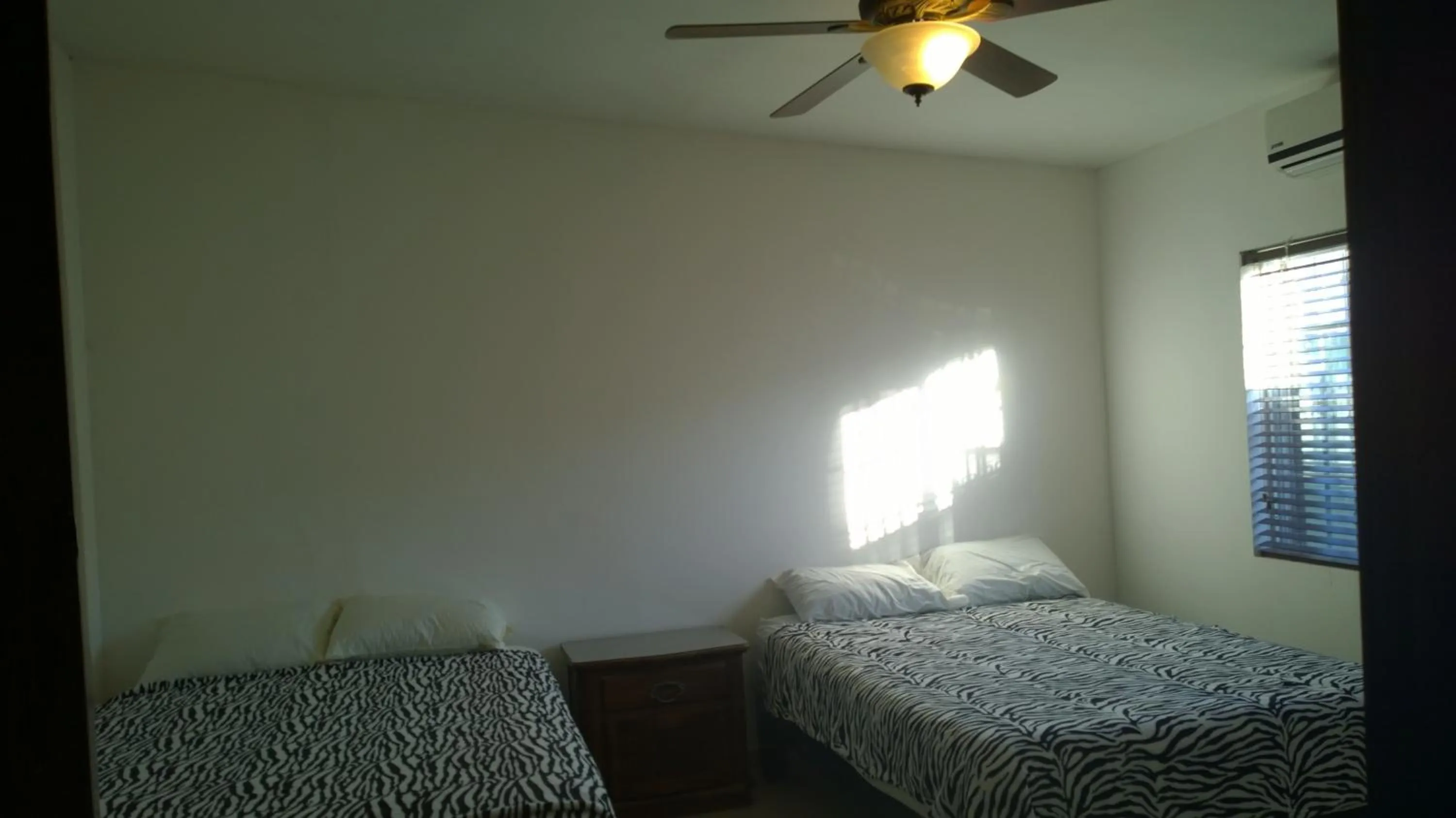 Bedroom, Bed in Hotel Bugambilias