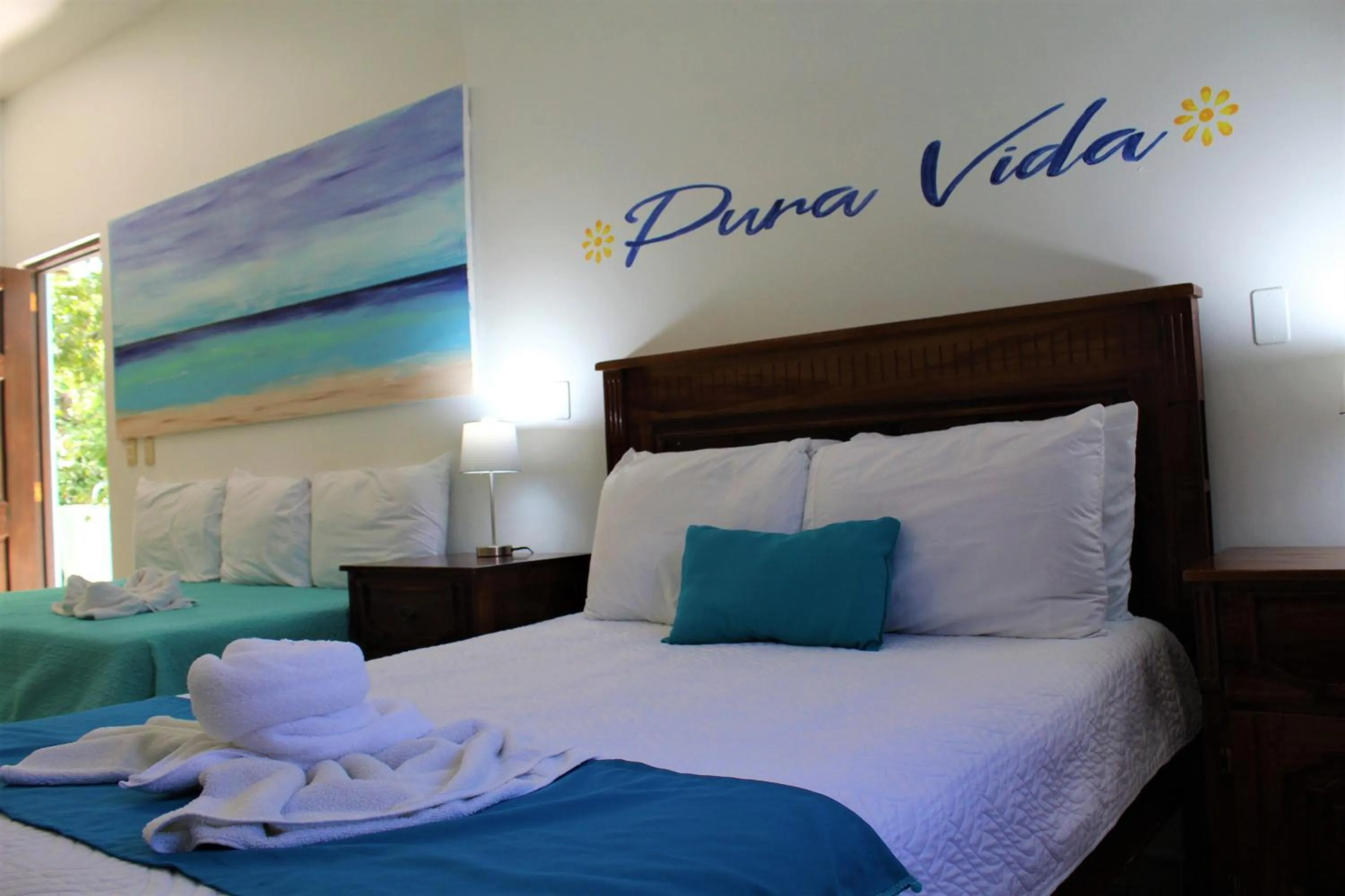 Staff, Bed in Toro Blanco