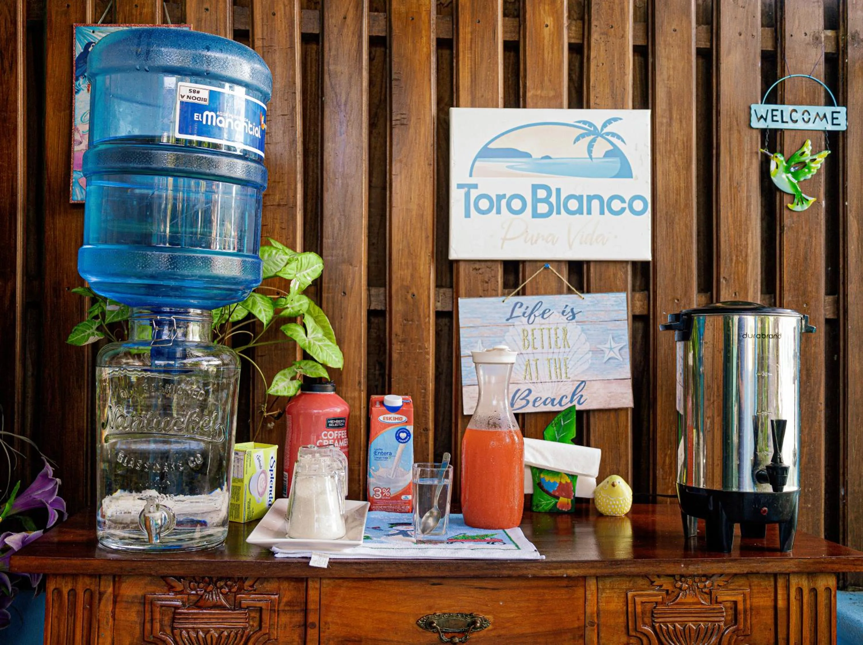Coffee/tea facilities in Toro Blanco