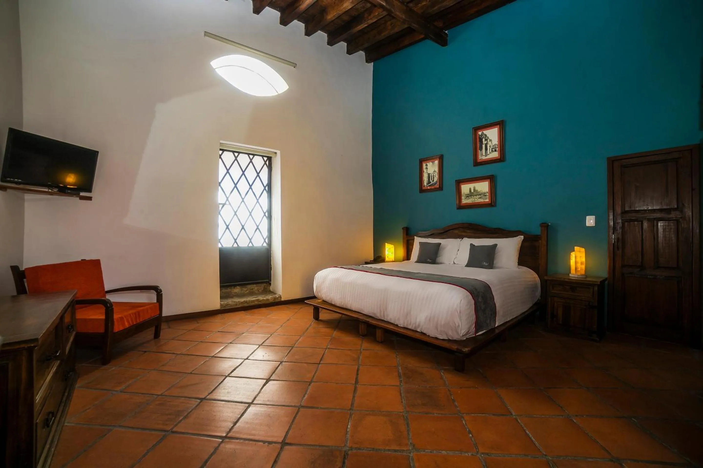 Bedroom, Bed in Collection O Al otro lado del rio, Puebla