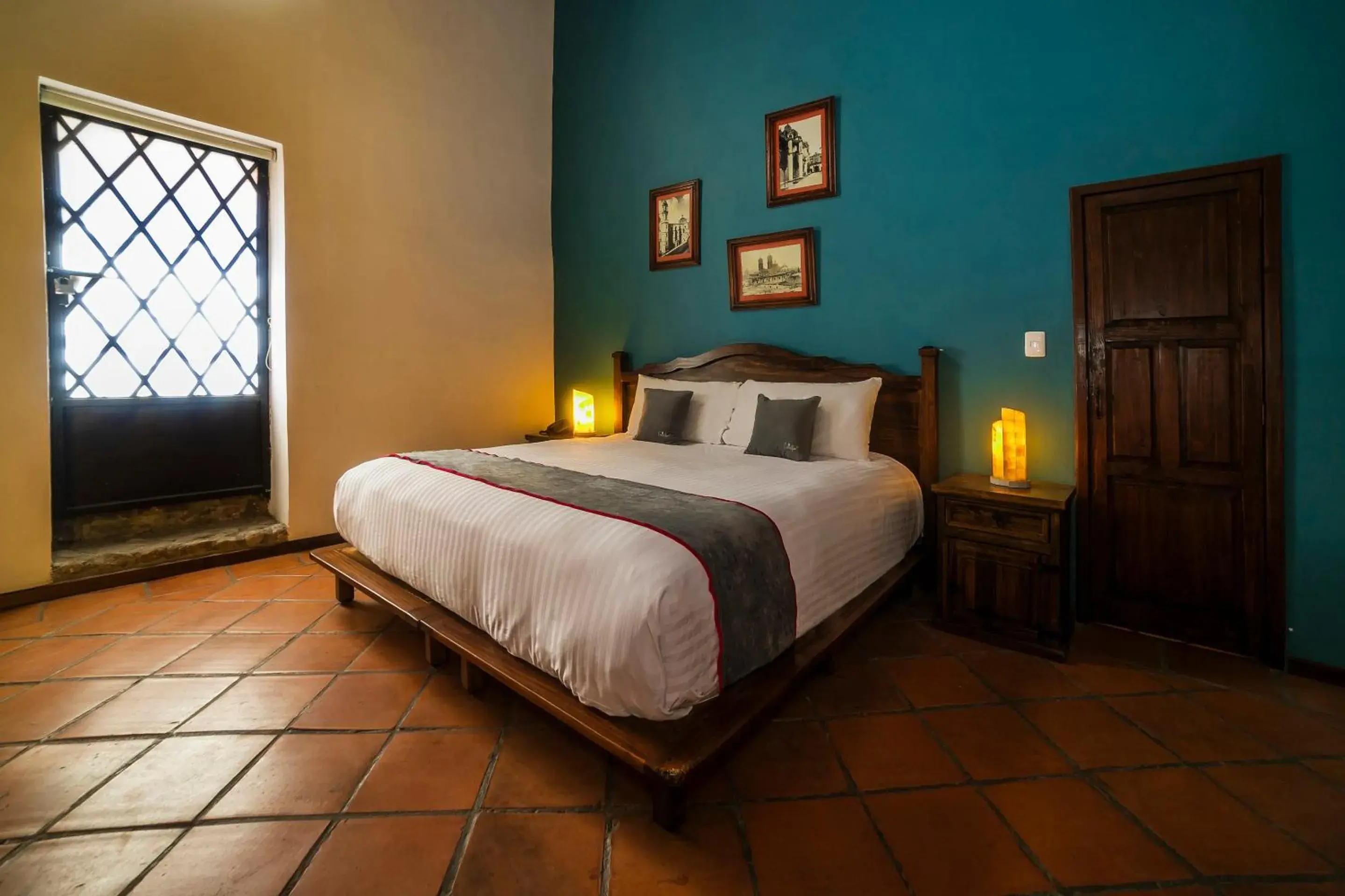 Superior in Collection O Al otro lado del rio, Puebla Superior in Collection O Al otro lado del rio, Puebla