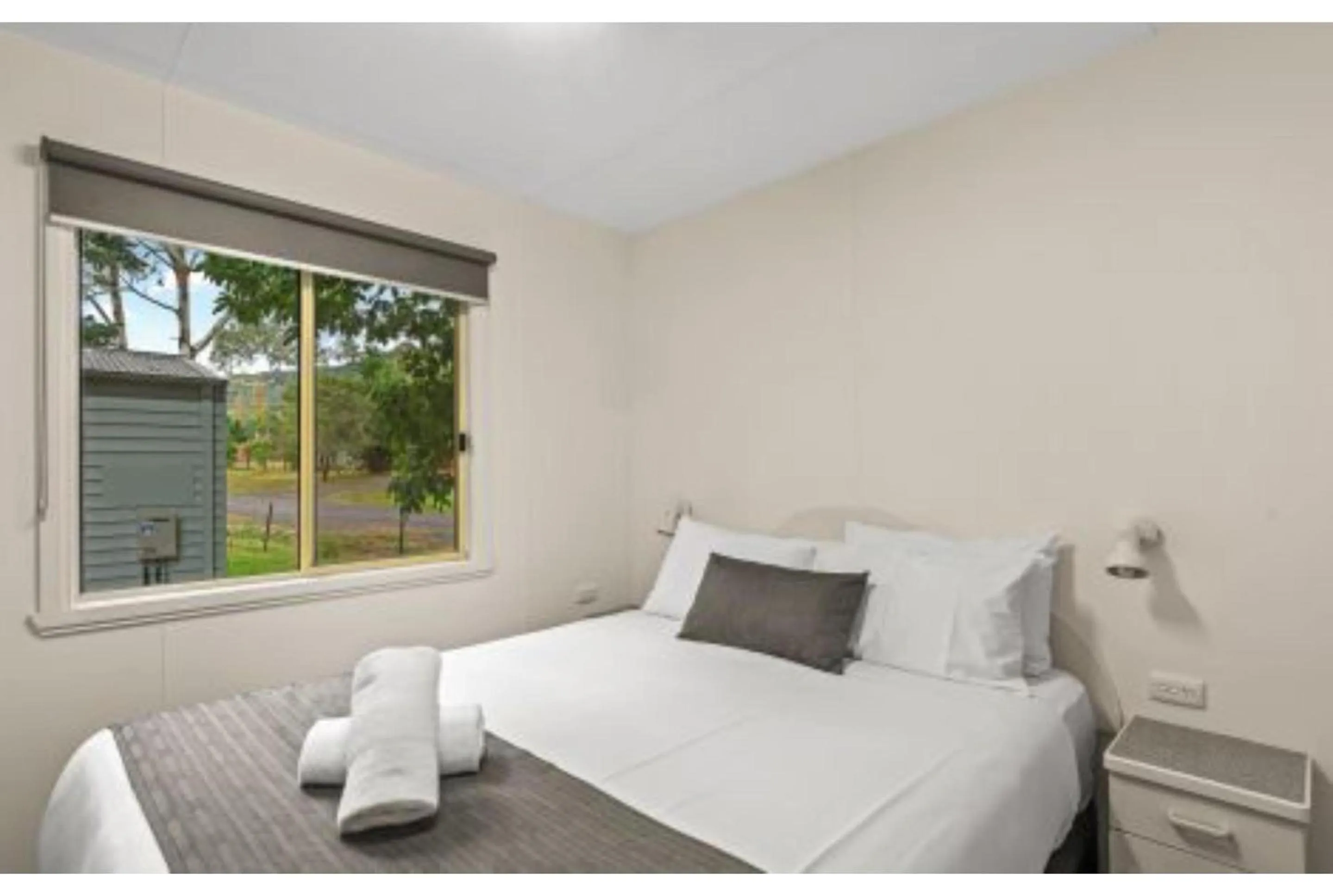 Bedroom, Bed in Discovery Parks - Bright