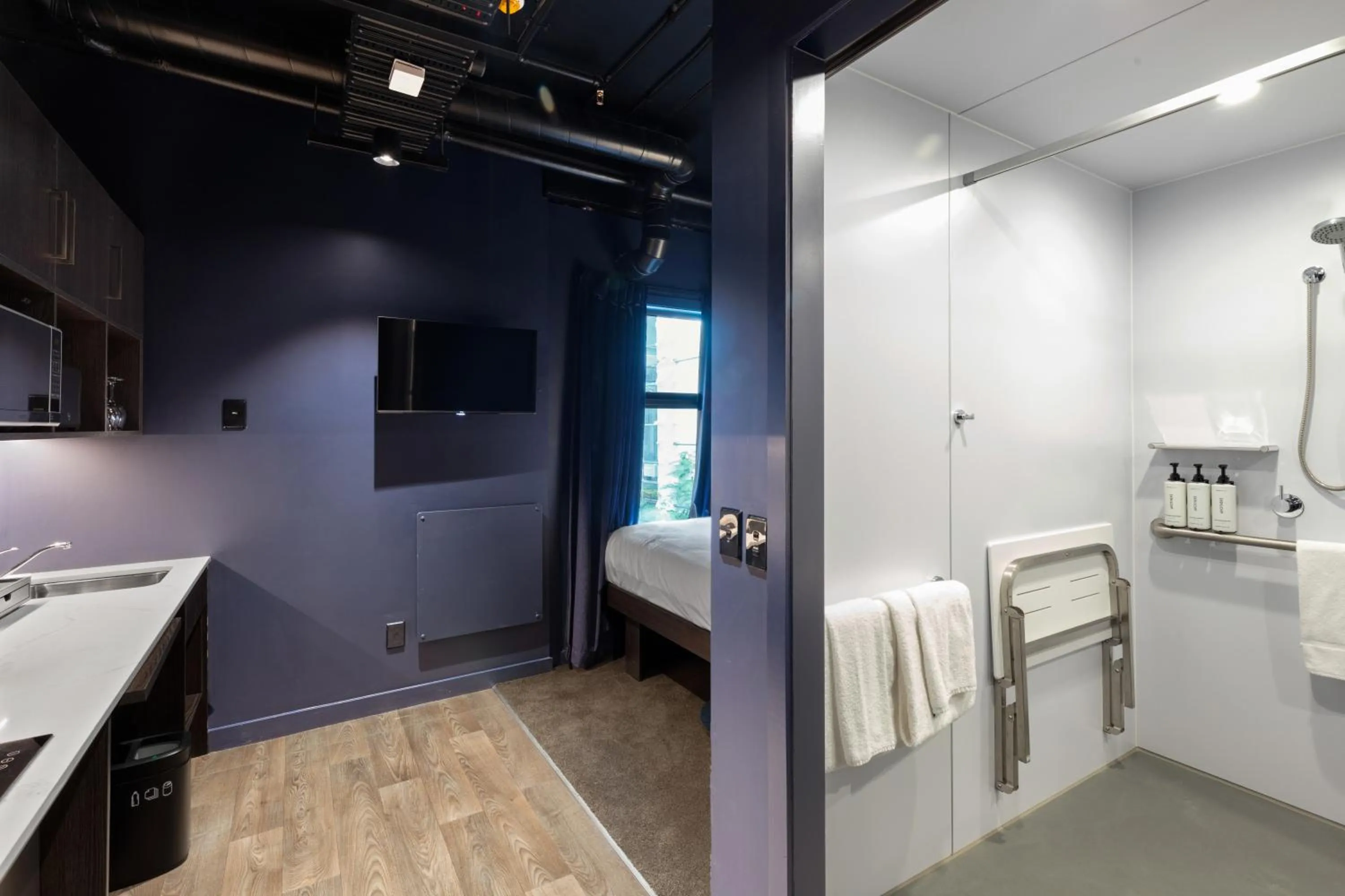 Photo of the whole room, Bed in Abstract Hotel